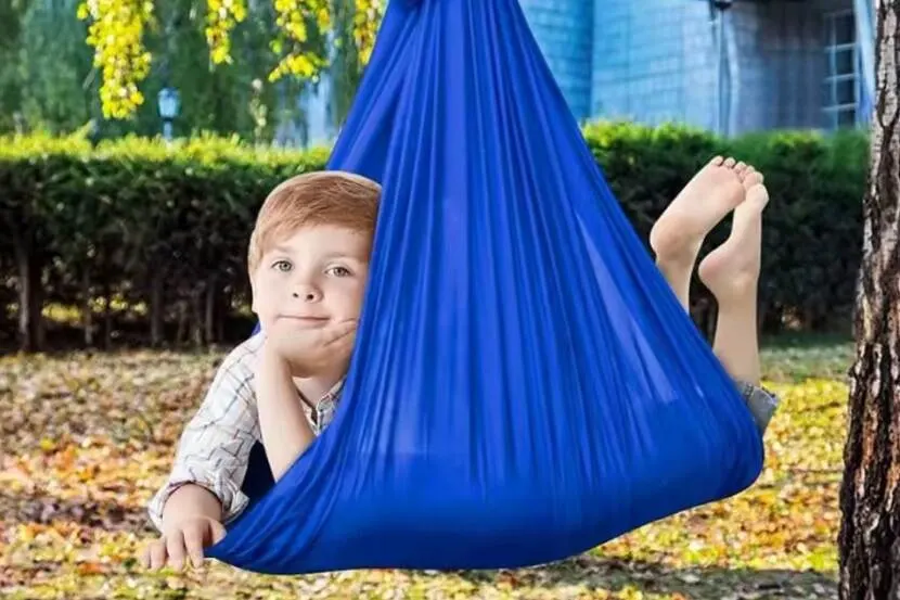 NVWA waarschuwt: kind kan stikken in deze therapieschommel