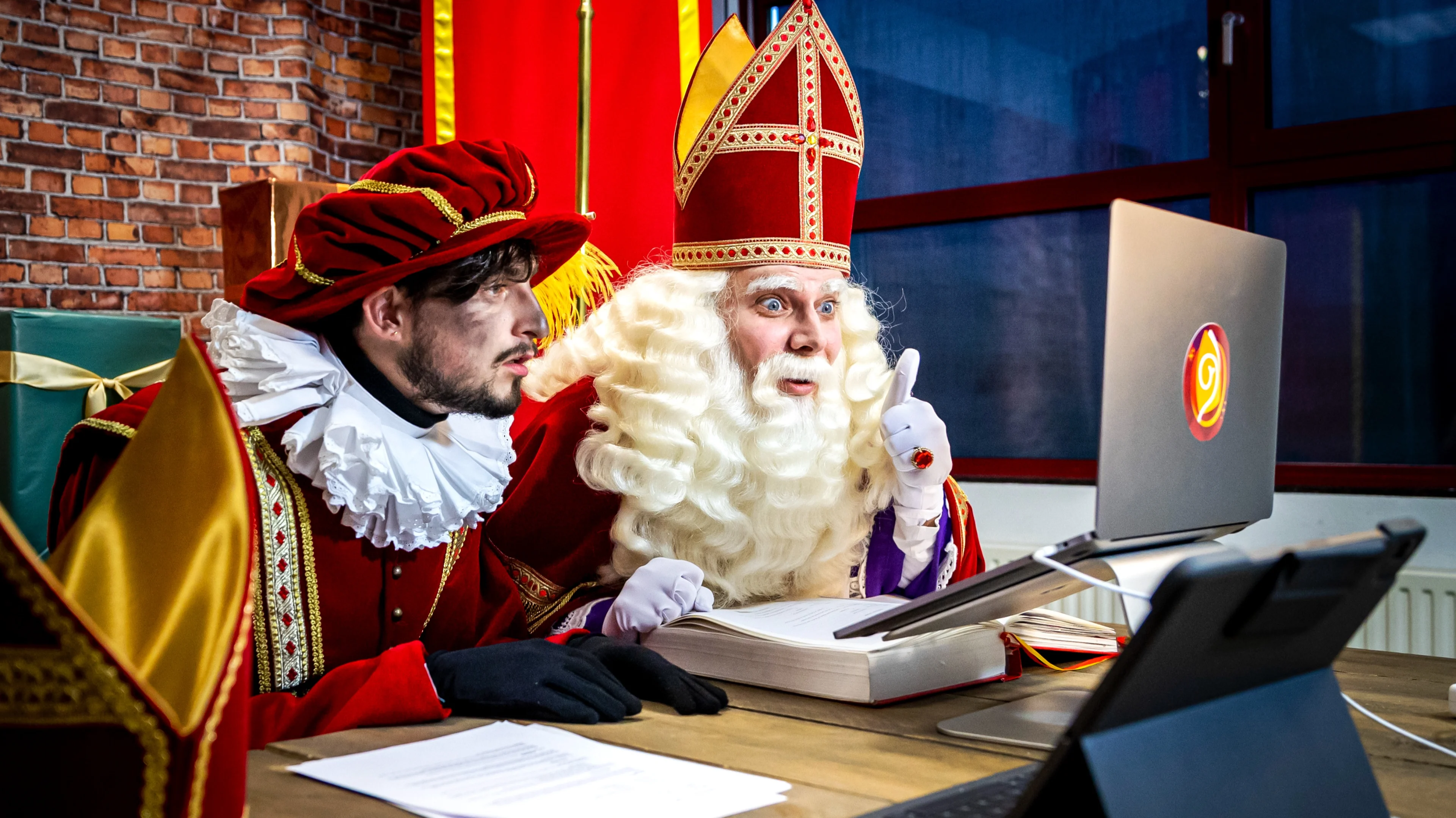 Mick's Rijmwoordenboek is om: je kunt niet meer rijmen met 'Zwarte Piet'