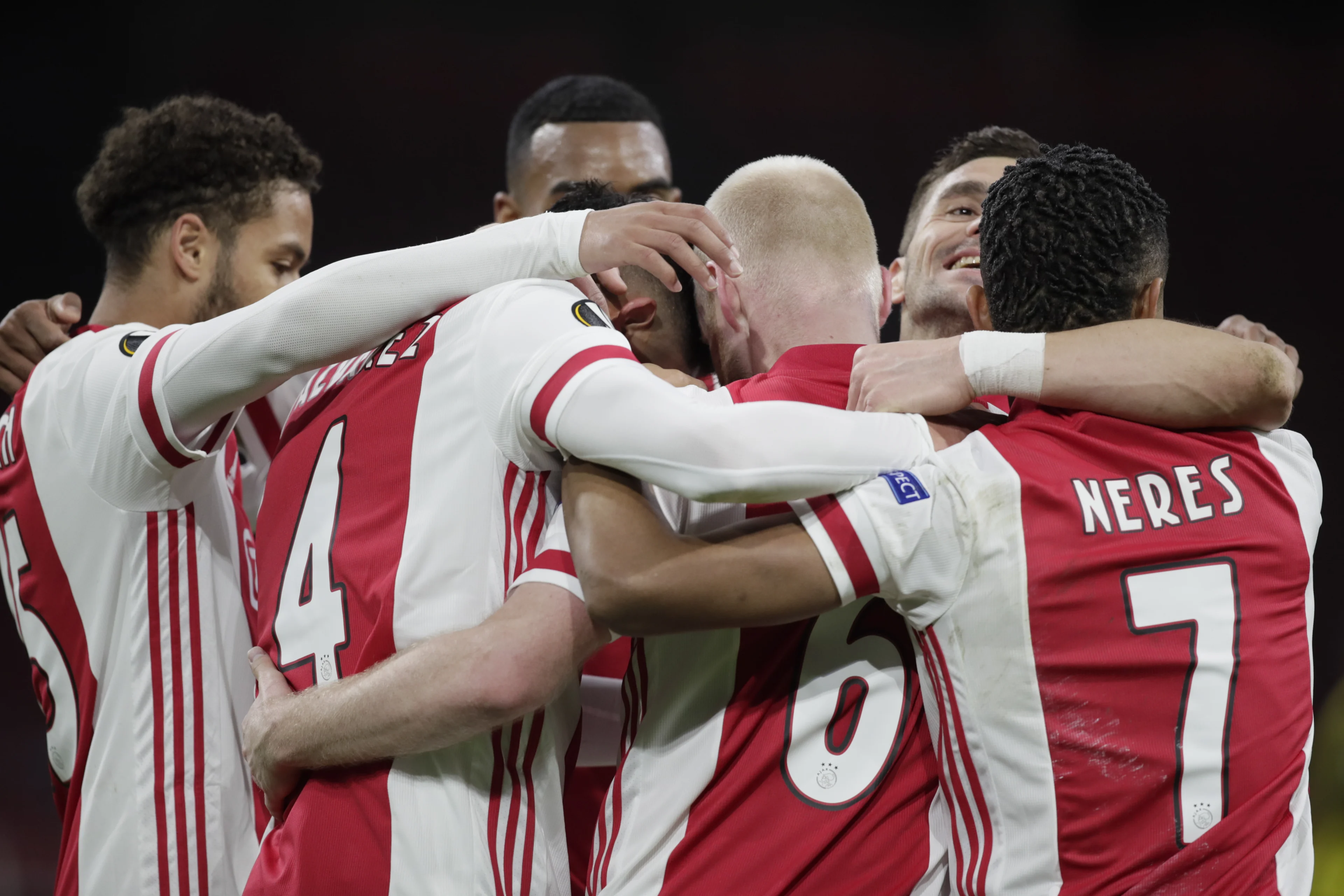 Ajax heeft plaats in kwartfinale Europa League voor het grijpen