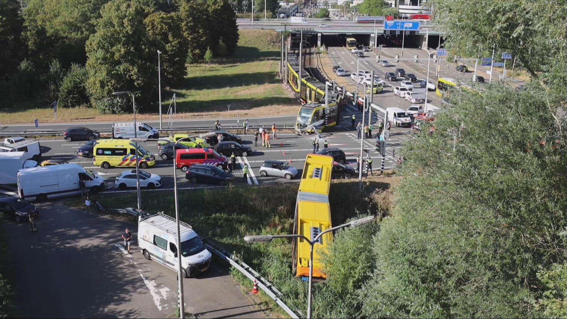 Gewonden door botsing tram en lijnbus in Utrecht