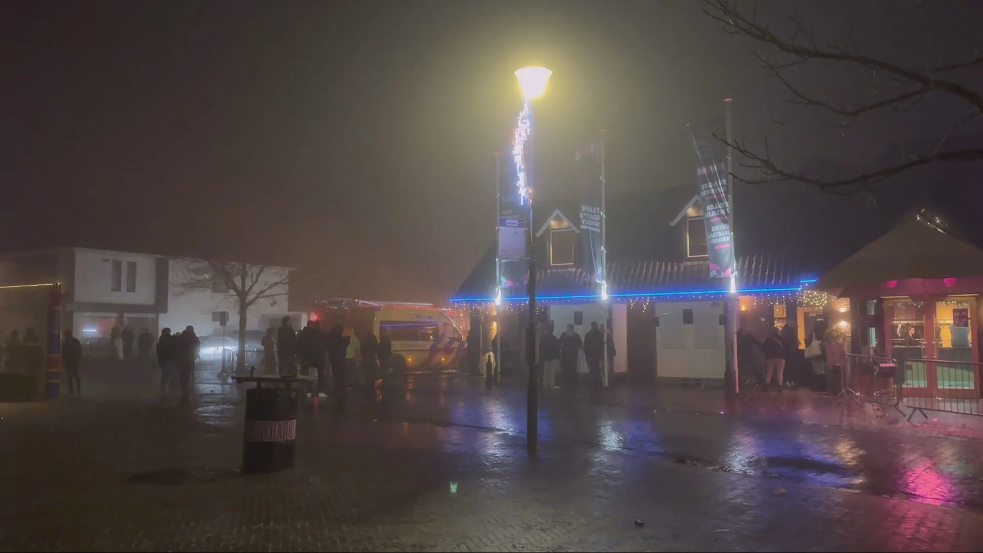 Duizenden bezoekers geëvacueerd bij brand in discotheek Saasveld