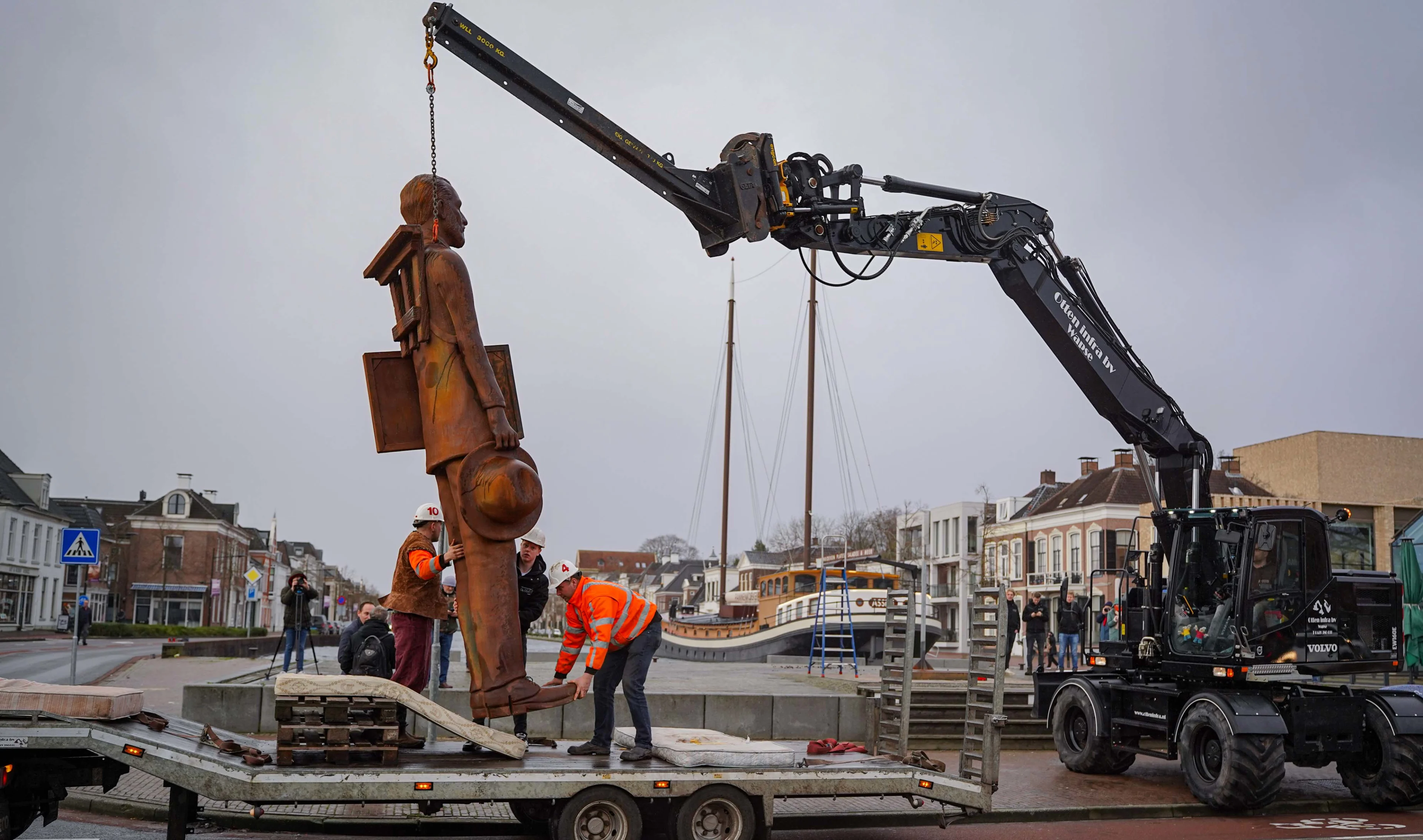 Gestolen beeld Van Gogh weer terug op zijn plek