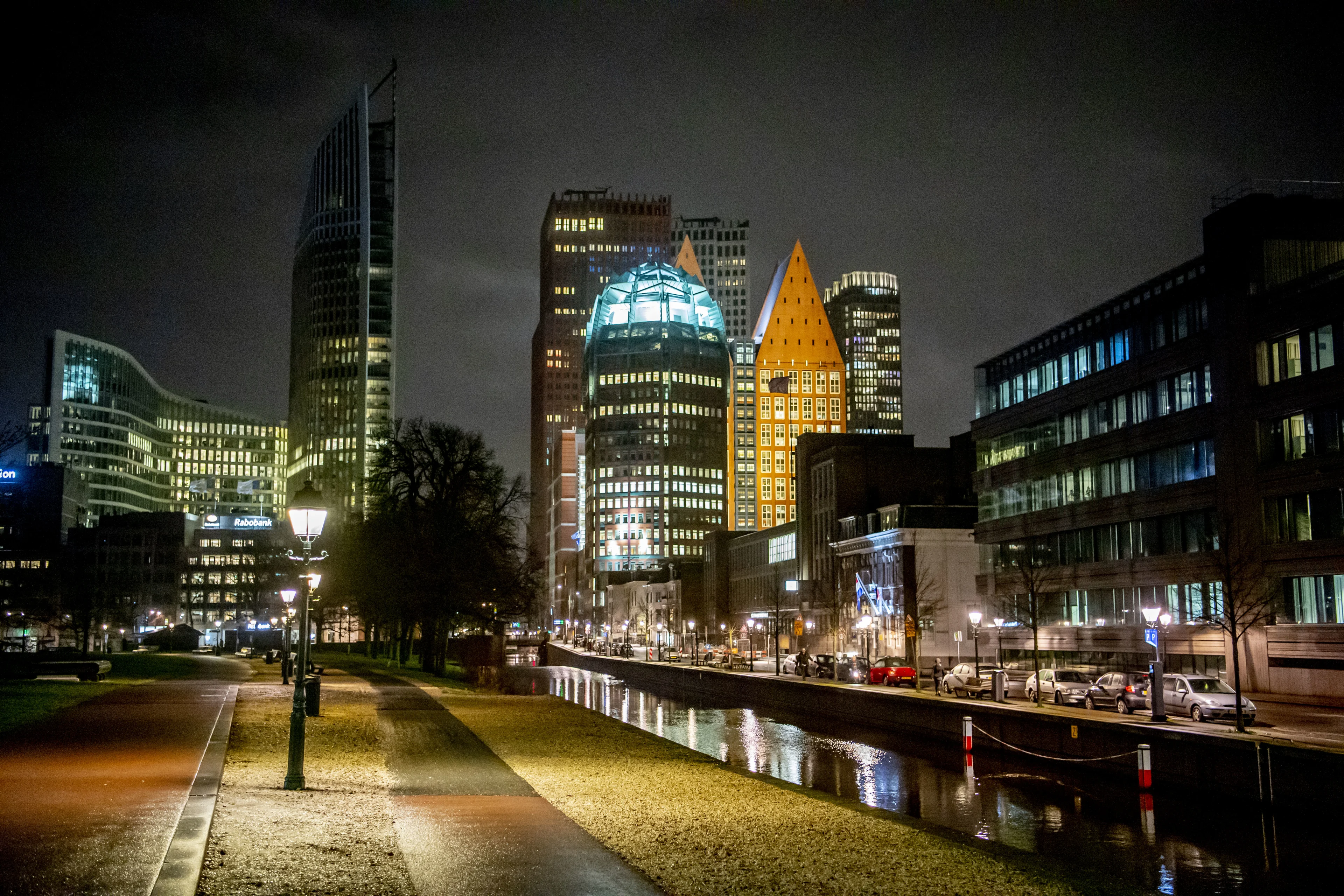 Spannende dag in Den Haag: veegt ook het hof de avondklok van tafel?