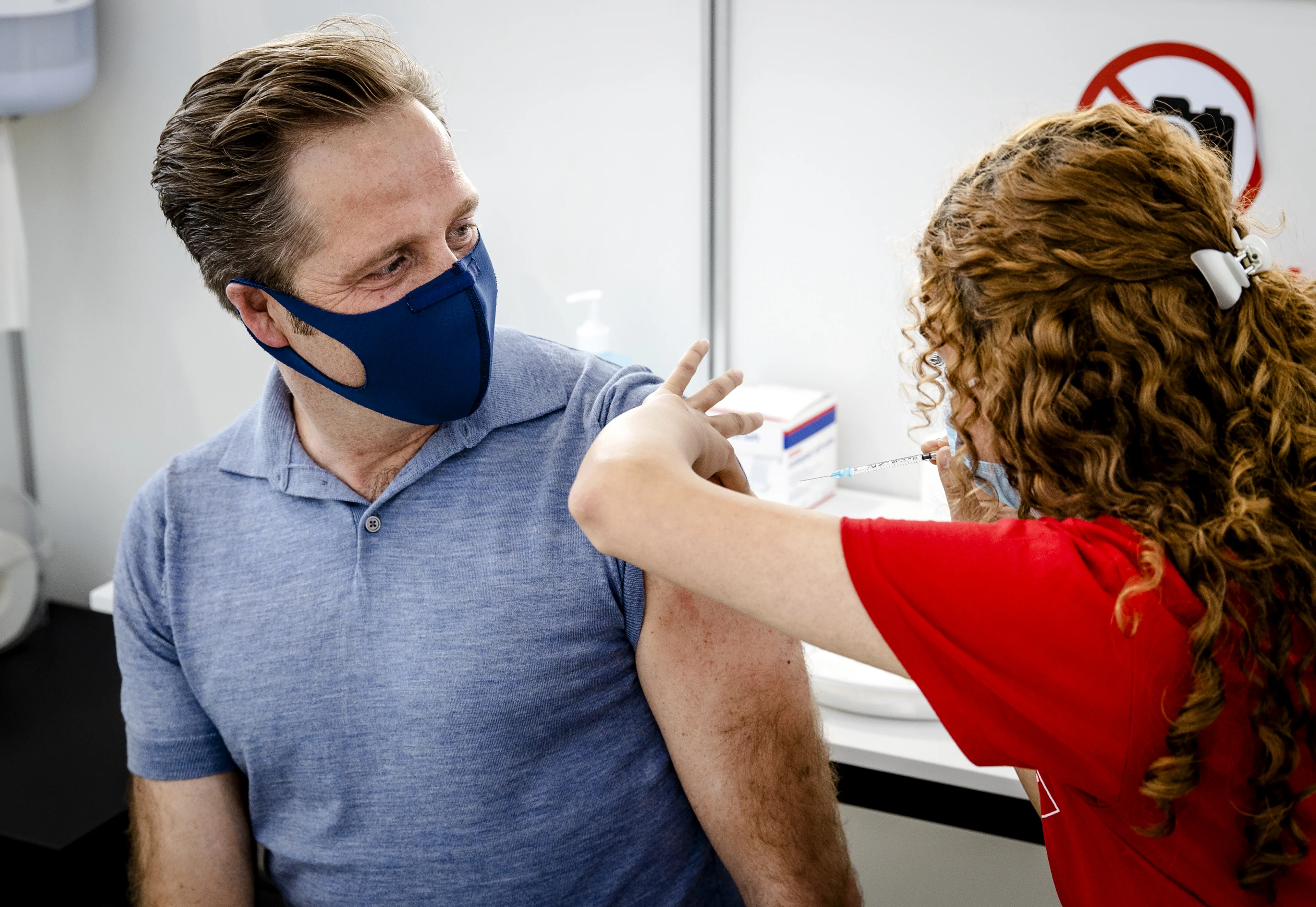 Geboren in 1984? Dan kun je nú een prikafspraak maken