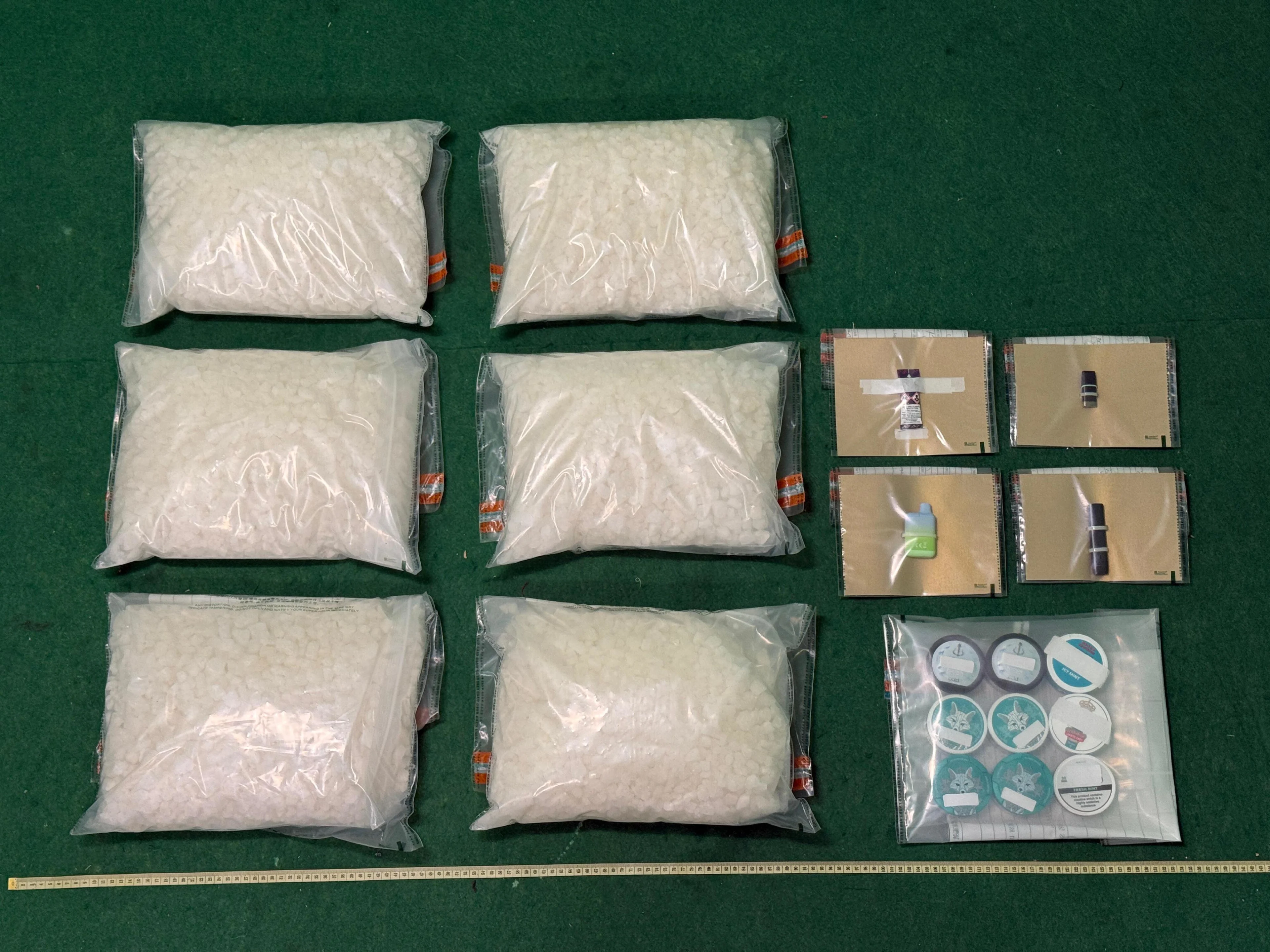 Man vliegt ongemerkt met 30 kilo drugs van Schiphol naar Hongkong