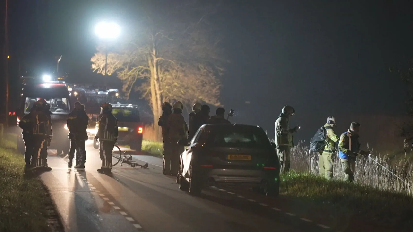 Mysterie rond midden op de weg gevonden fiets, zoekteams in actie