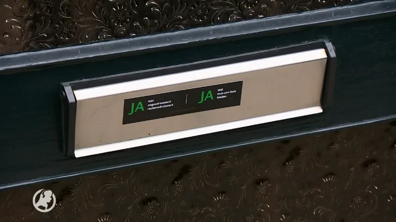 Verplichte JA/JA-sticker in strijd met persvrijheid