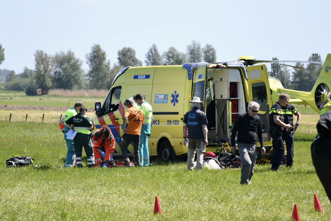 Paraglider stort neer in Schalkwijk en raakt zwaargewond