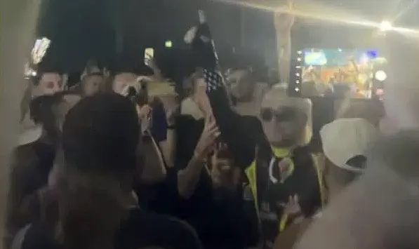 Joost Klein geeft verrassingsoptreden in club in Malmö 