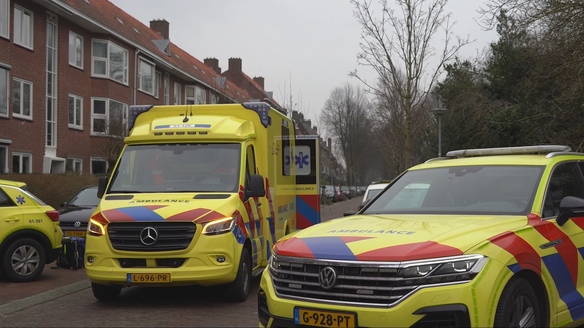 Vrouw (38) neergestoken in Groningse flatwoning, verdachte (19) springt van balkon