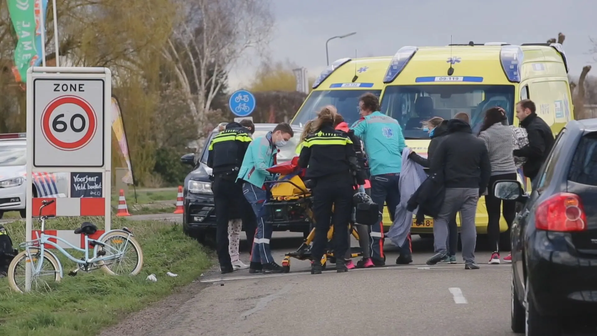 Twee kinderen in het ziekenhuis na aanrijding met auto in Mijdrecht