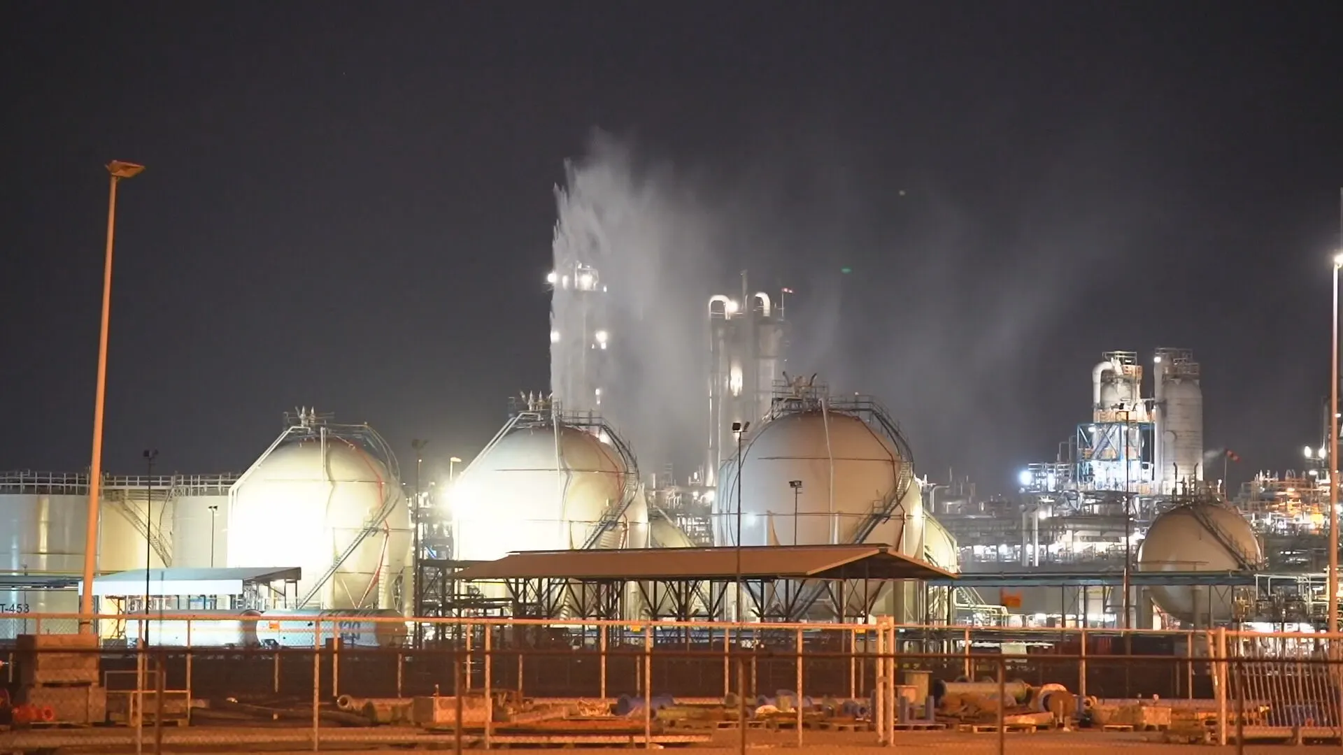 Chloor ontsnapt uit fabriek in Rotterdam