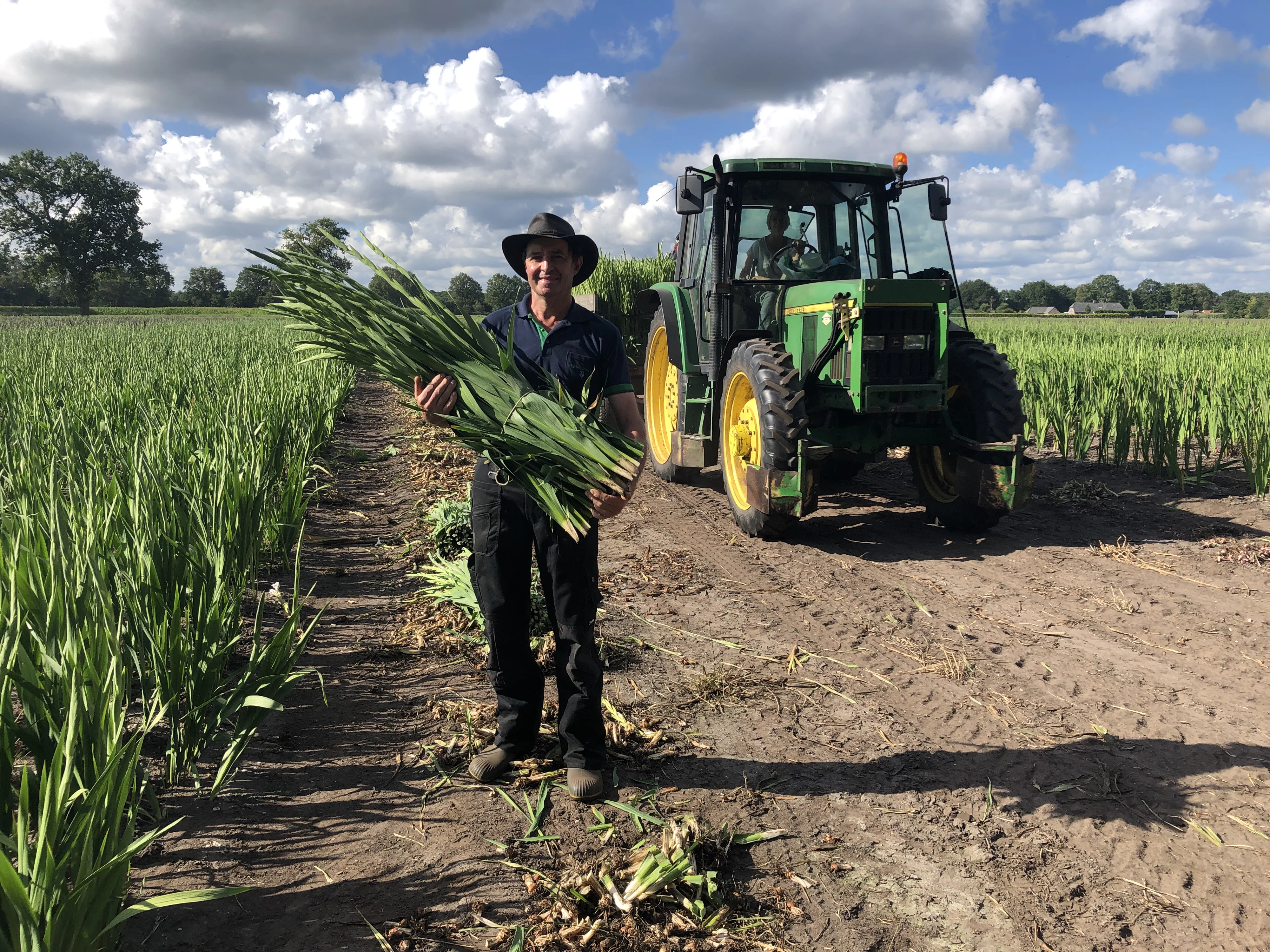 'Gladiatoren' vechten voor gladiolenkweker Johan tijdens alternatieve Vierdaagse