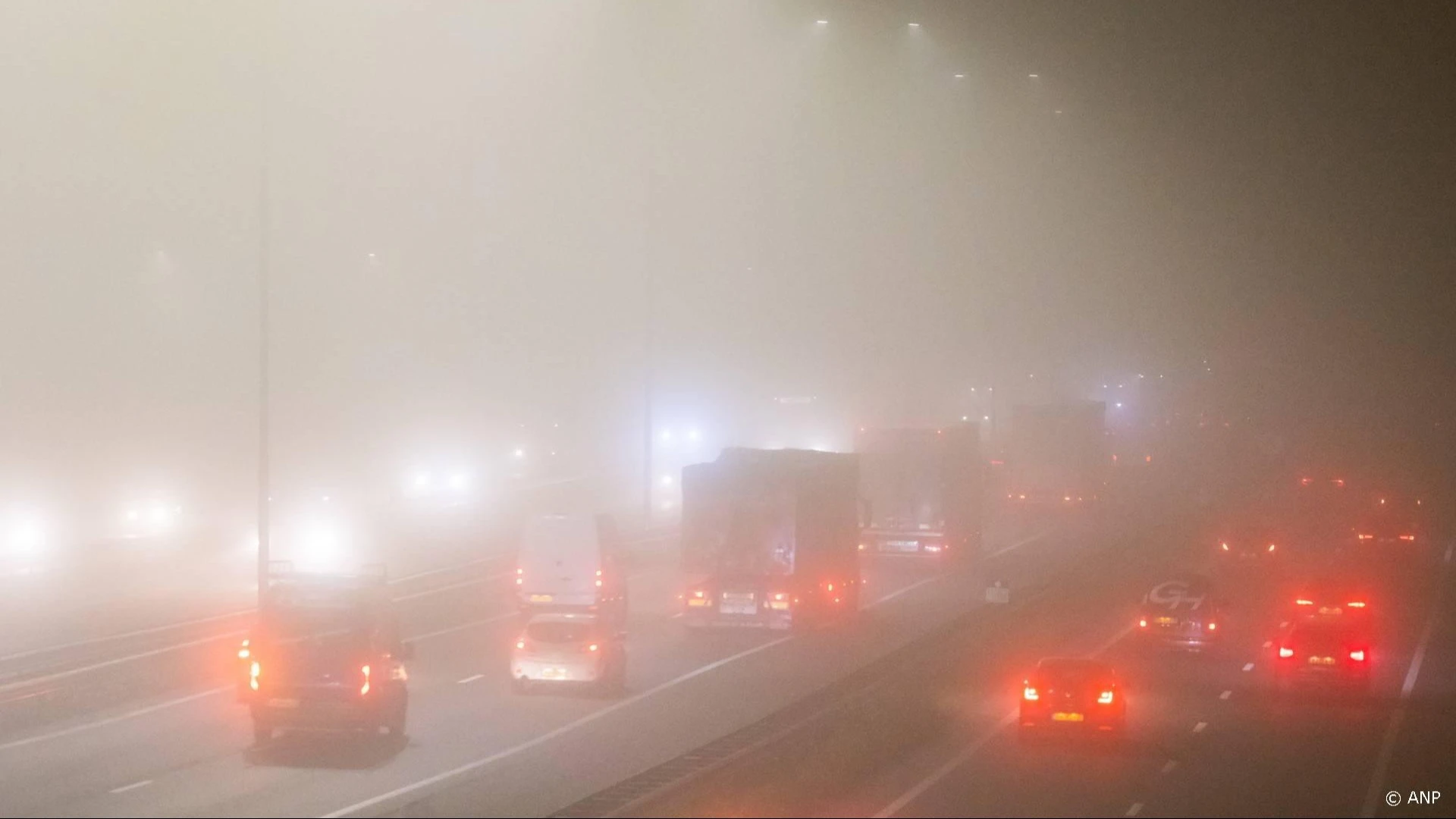 KNMI waarschuwt voor dichte mist in Friesland en Noord-Holland