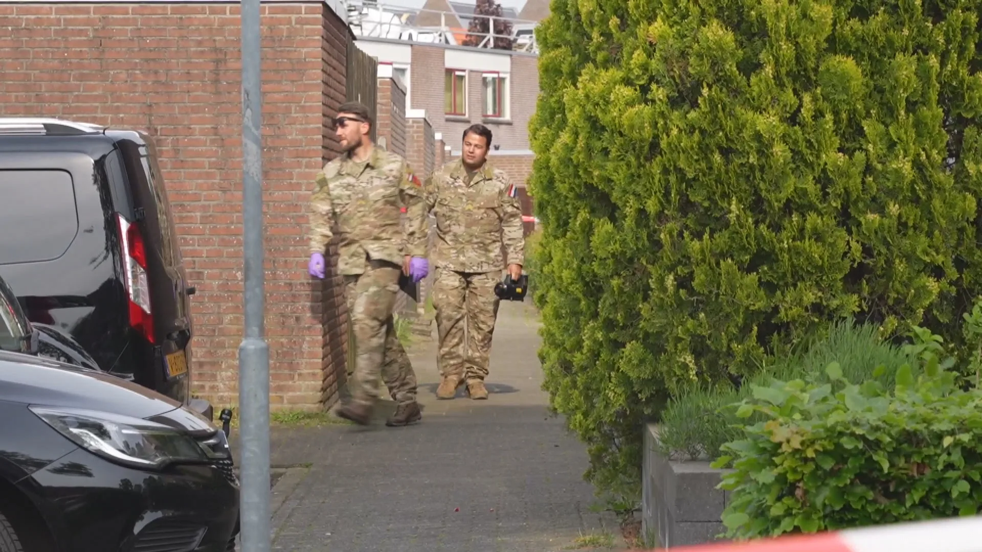 EOD haalt explosief uit woning Almere