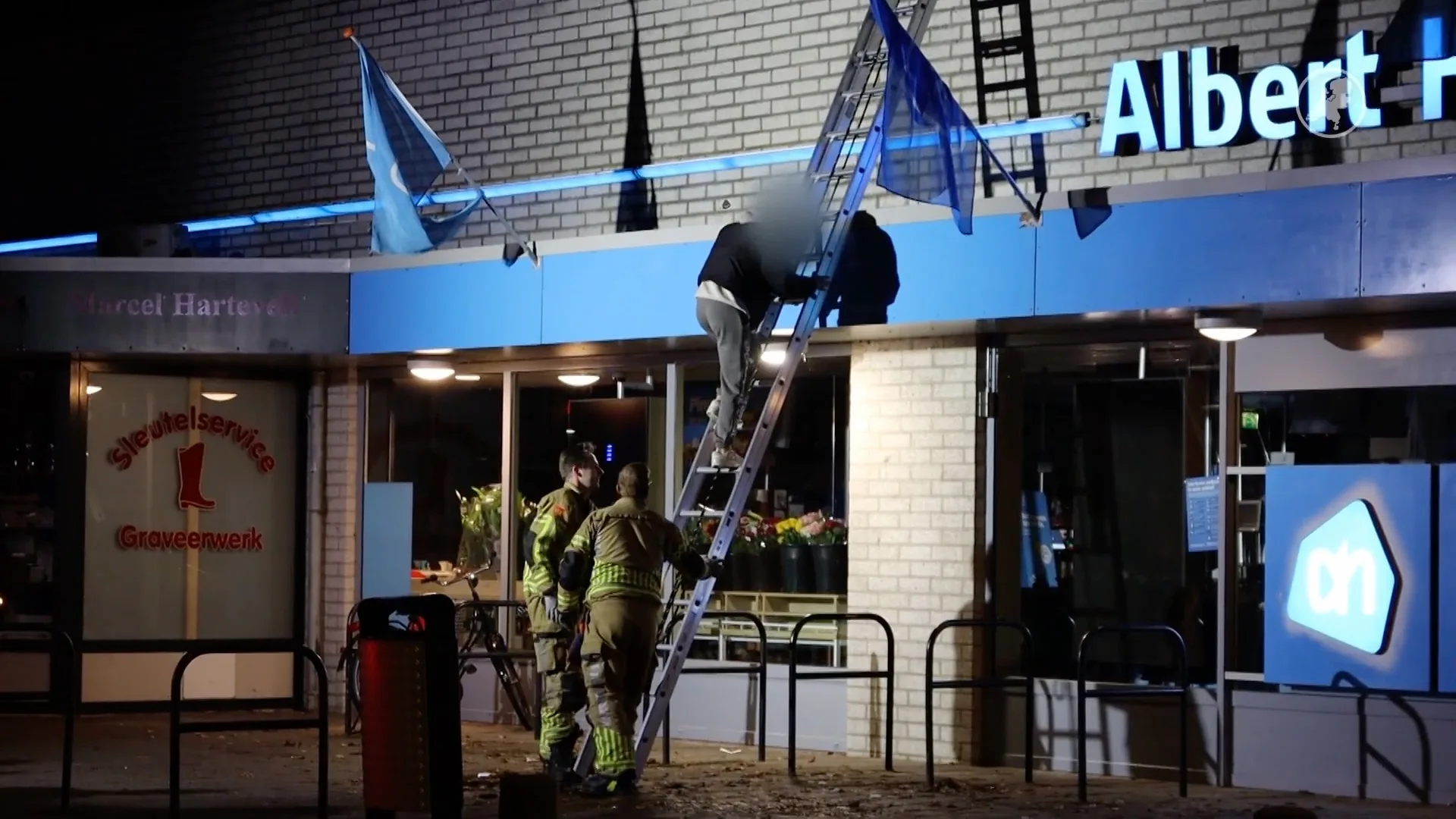 Brandweer bevrijdt meisje uit afgesloten parkeergarage in Hillegom