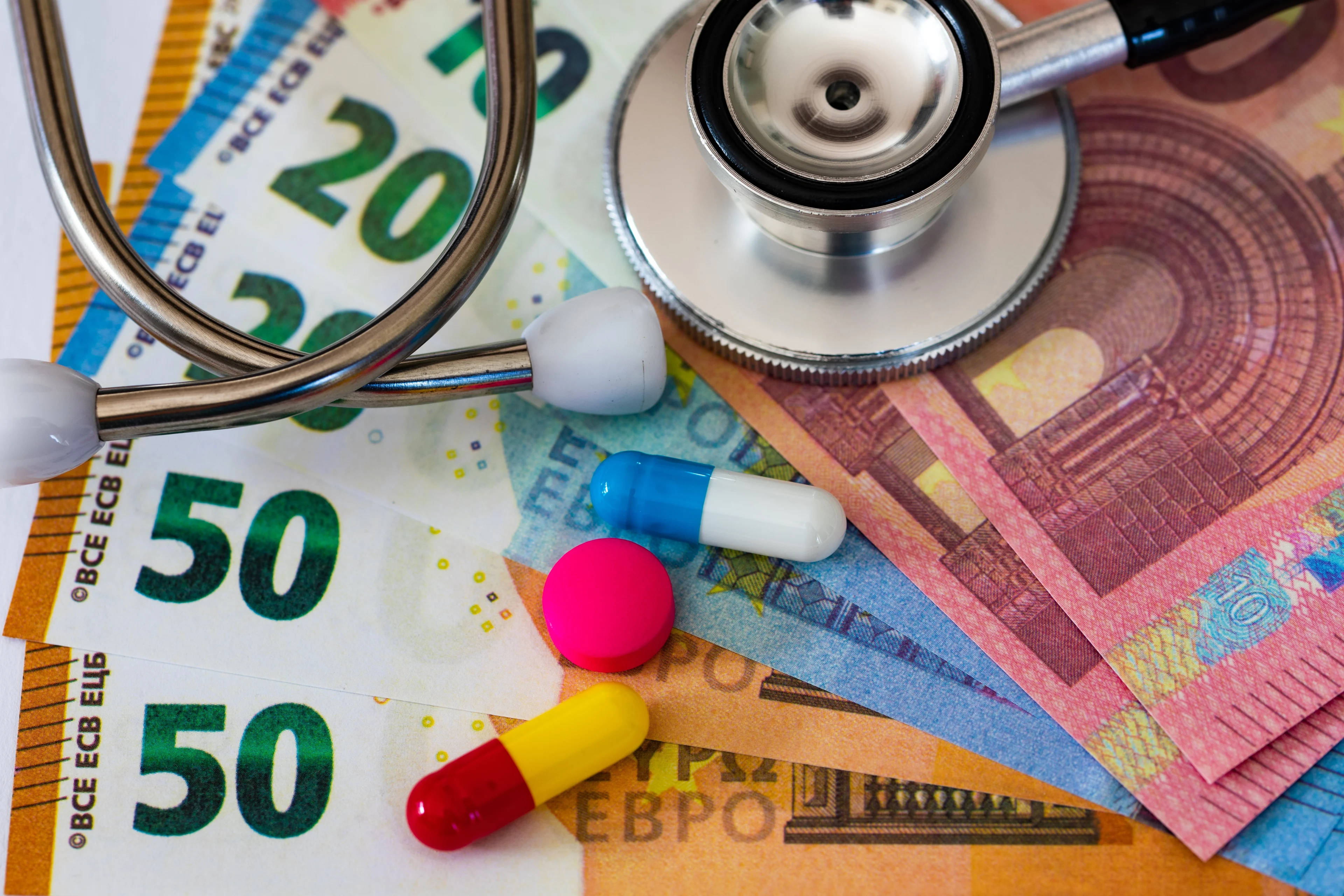 Bijna helft Nederlanders zoekt dit jaar actief naar voordeligste zorgverzekering