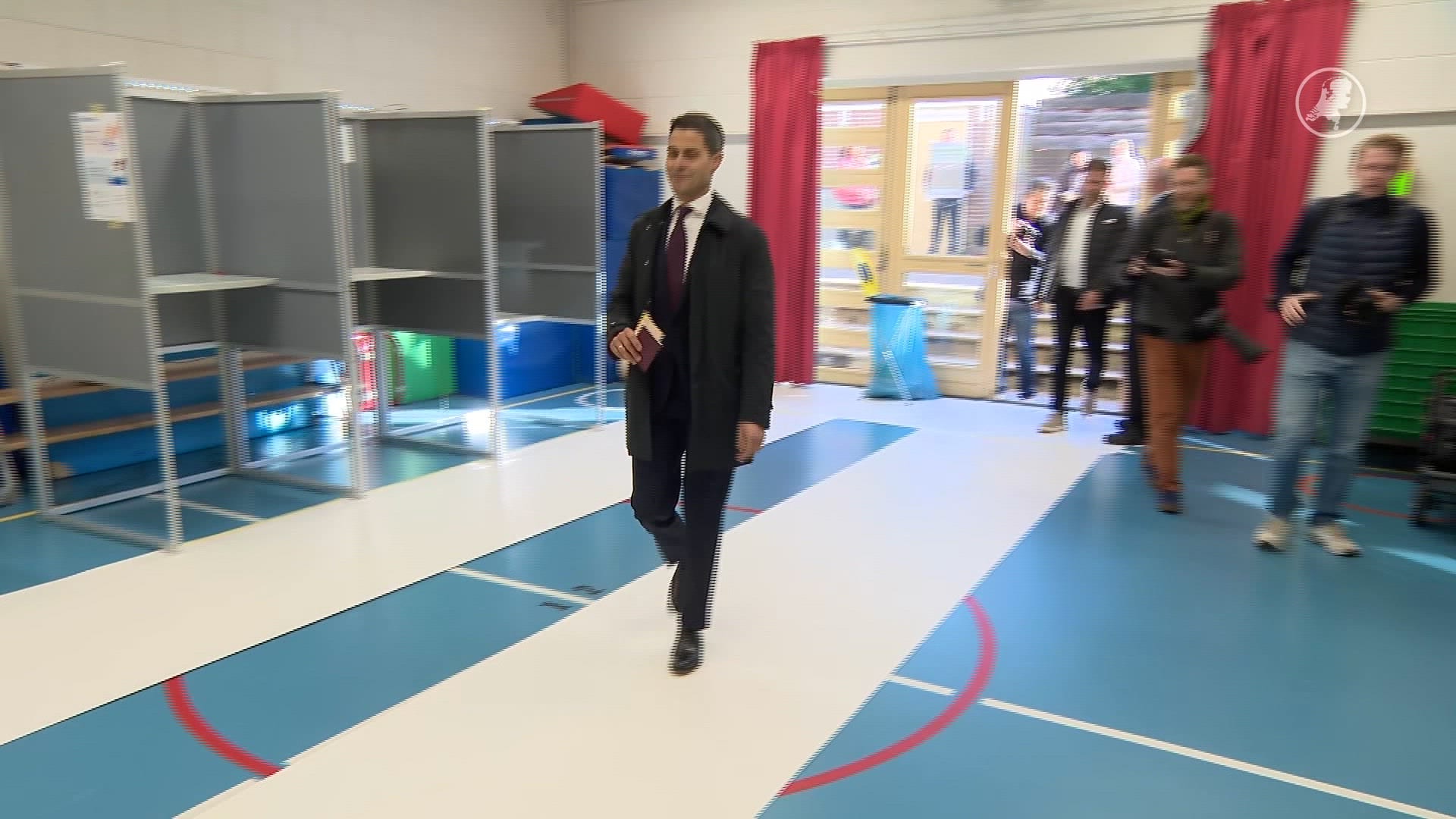 Politieke kopstukken brengen stem uit voor gemeenteraadsverkiezingen