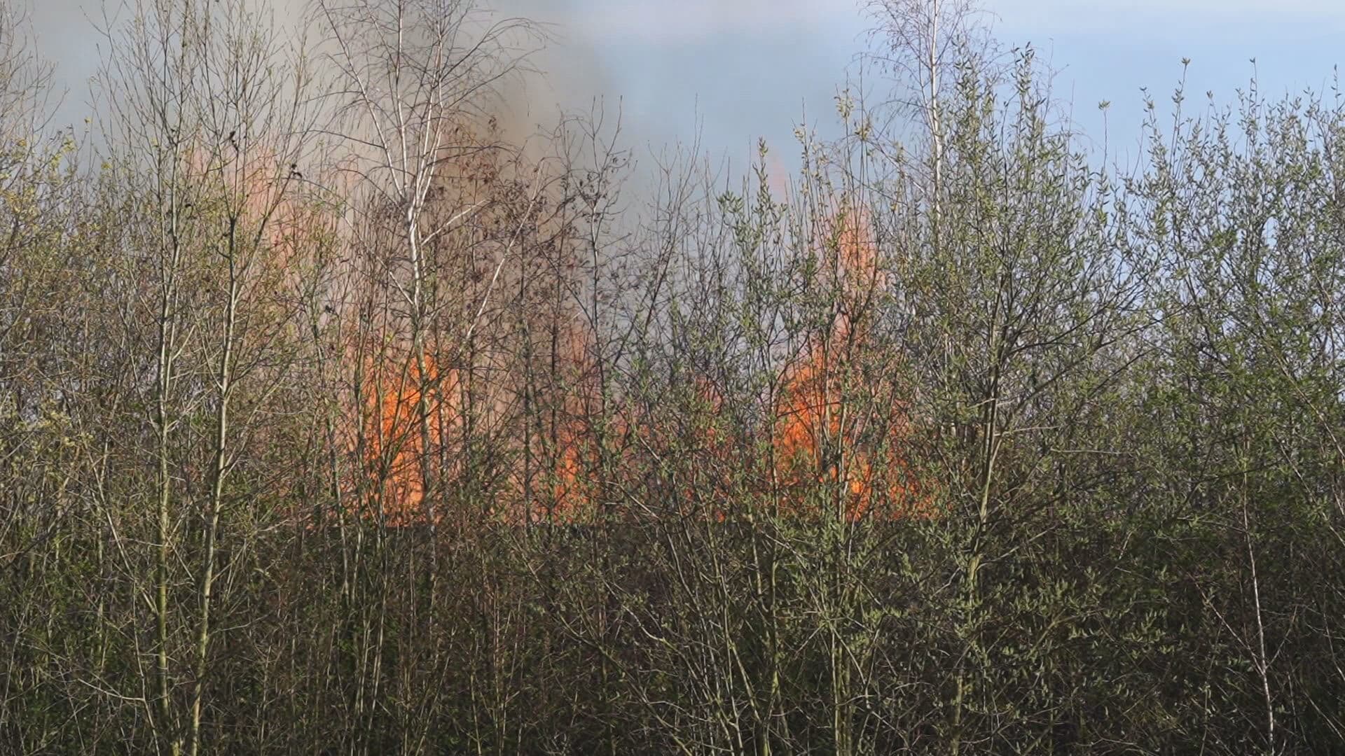 A2 bij Eindhoven dicht wegens rook door brand