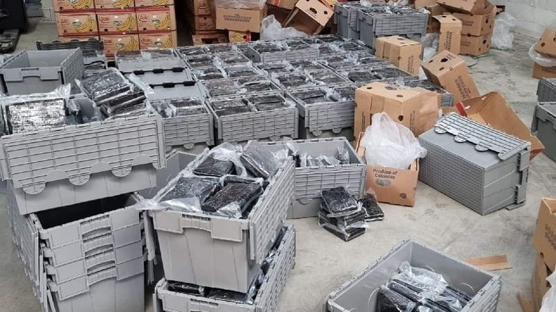 Enorme partij cocaïne gevonden in loods in Standdaarbuiten