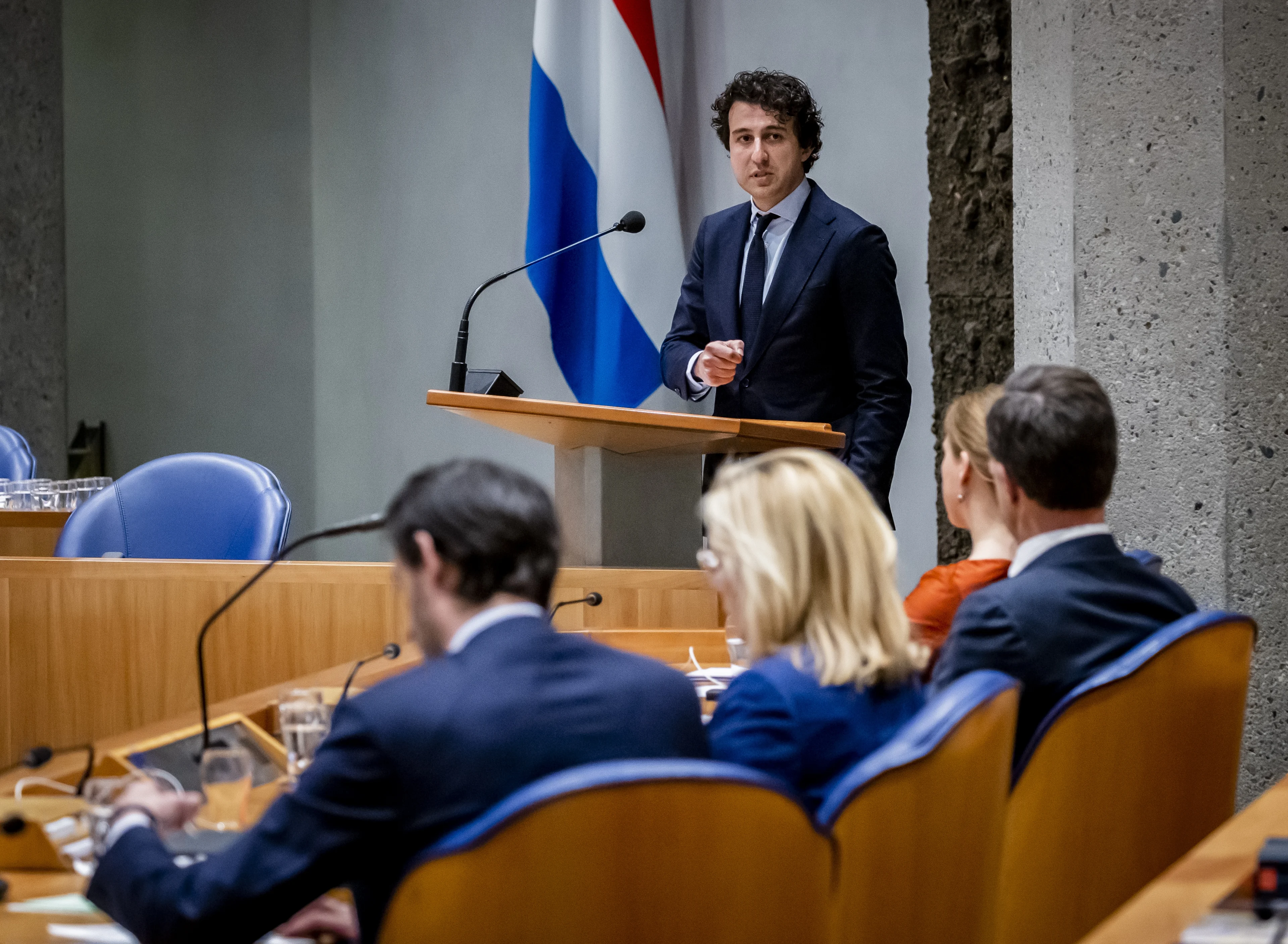 Groot deel oppositie zegt vertrouwen in kabinet op