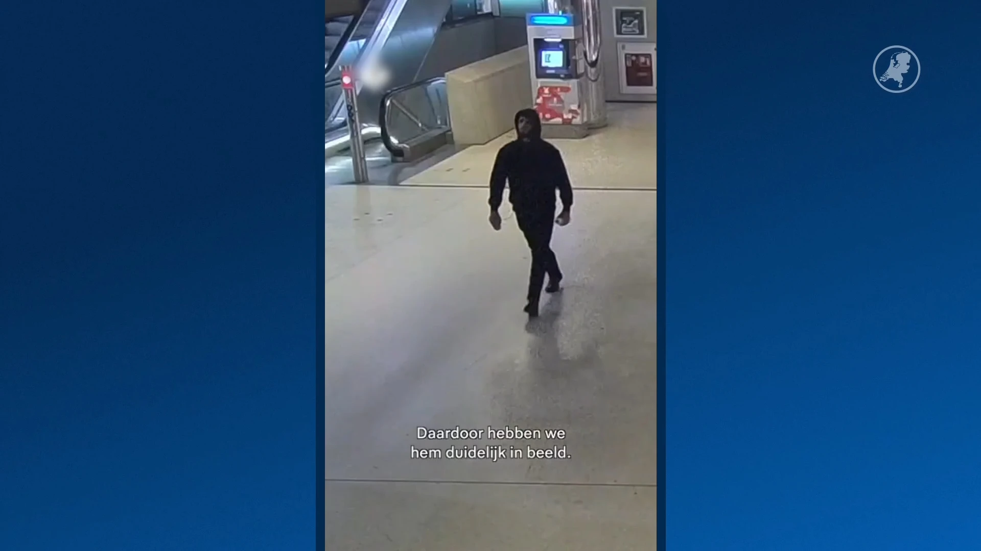 Politie toont beelden man die restaurantmedewerker slaat en schopt