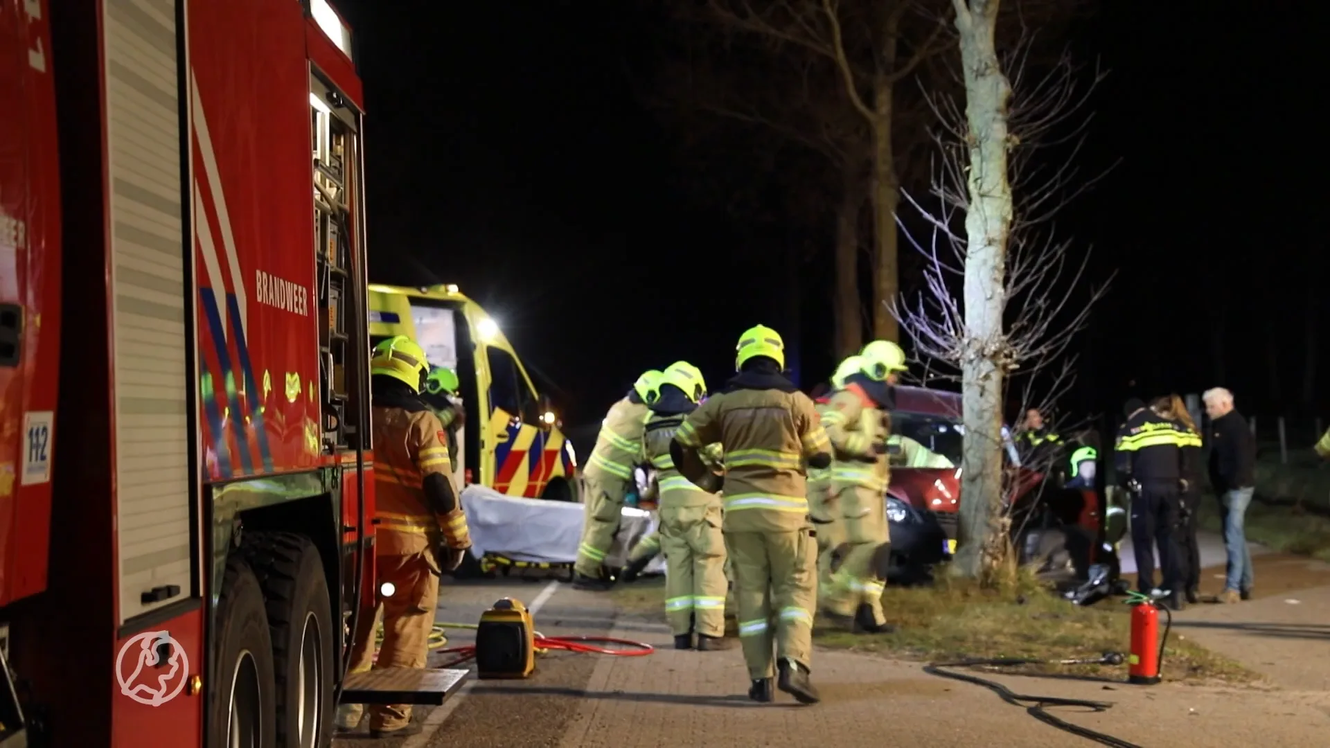 Zware crash in Harskamp: jongeman en jonge vrouw gewond
