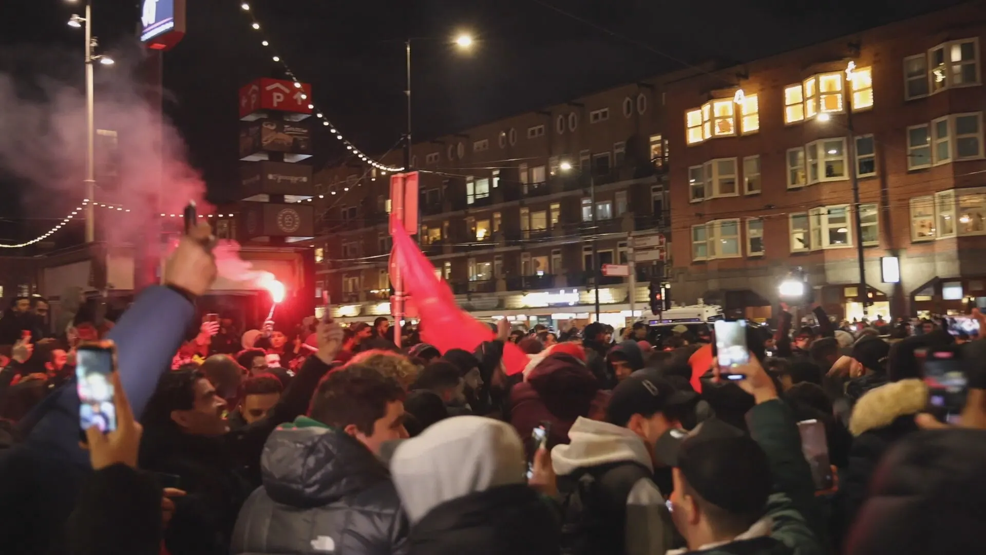 Moskeeën in Amsterdam roepen op: stop met rellen, wordt voor iedereen verpest