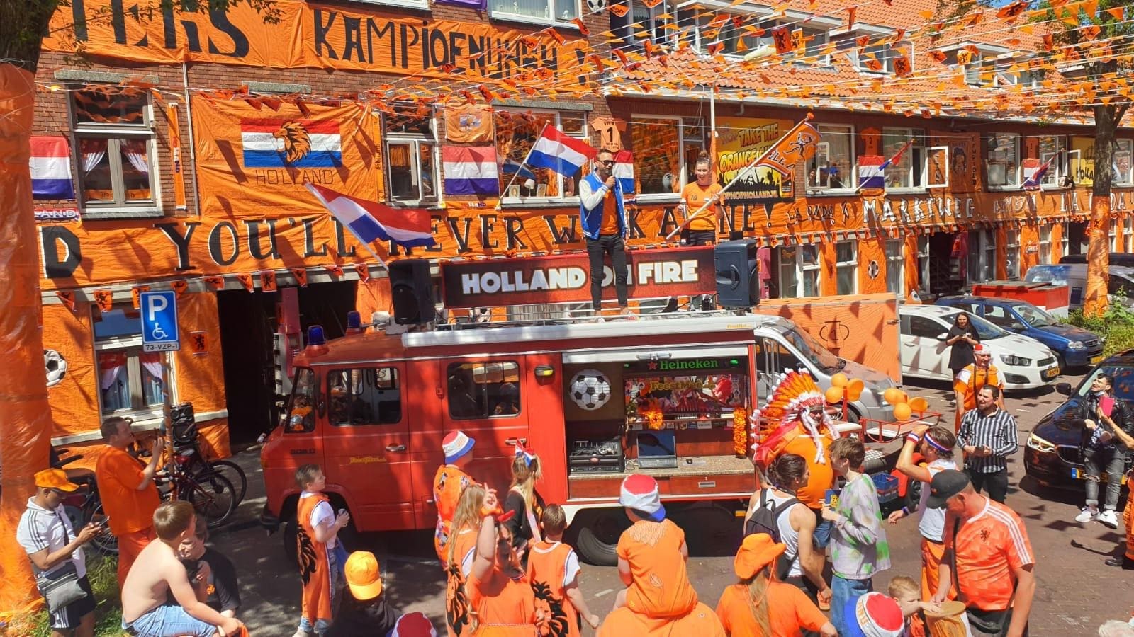 Amsterdamse politie houdt feestzanger Edwin van der Toolen tegen: 'Wat een zuur gedoe'