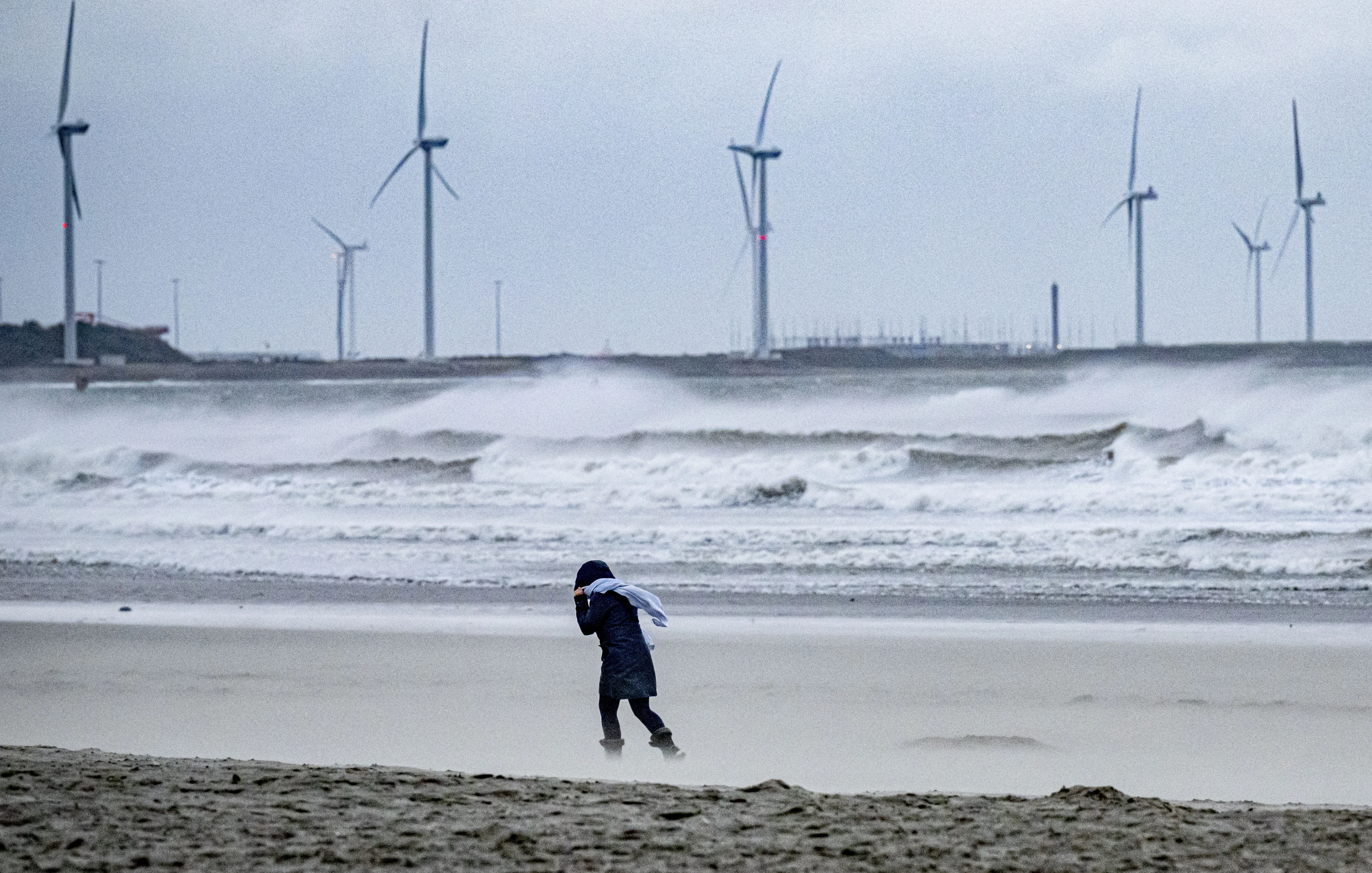 Code geel in delen van Nederland door zware windstoten en kans op gladheid
