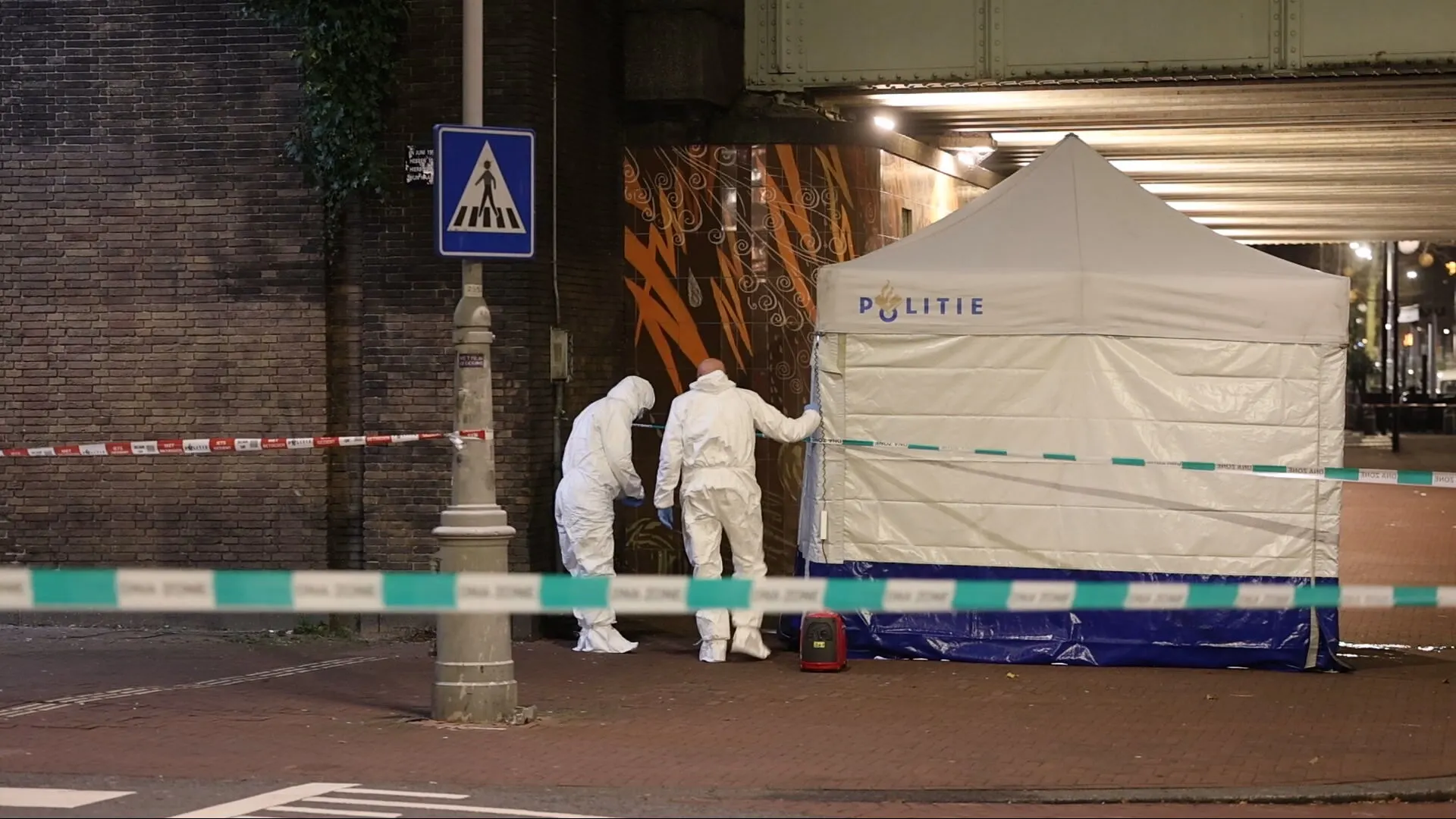 Man overleden door schotwond in Amsterdam