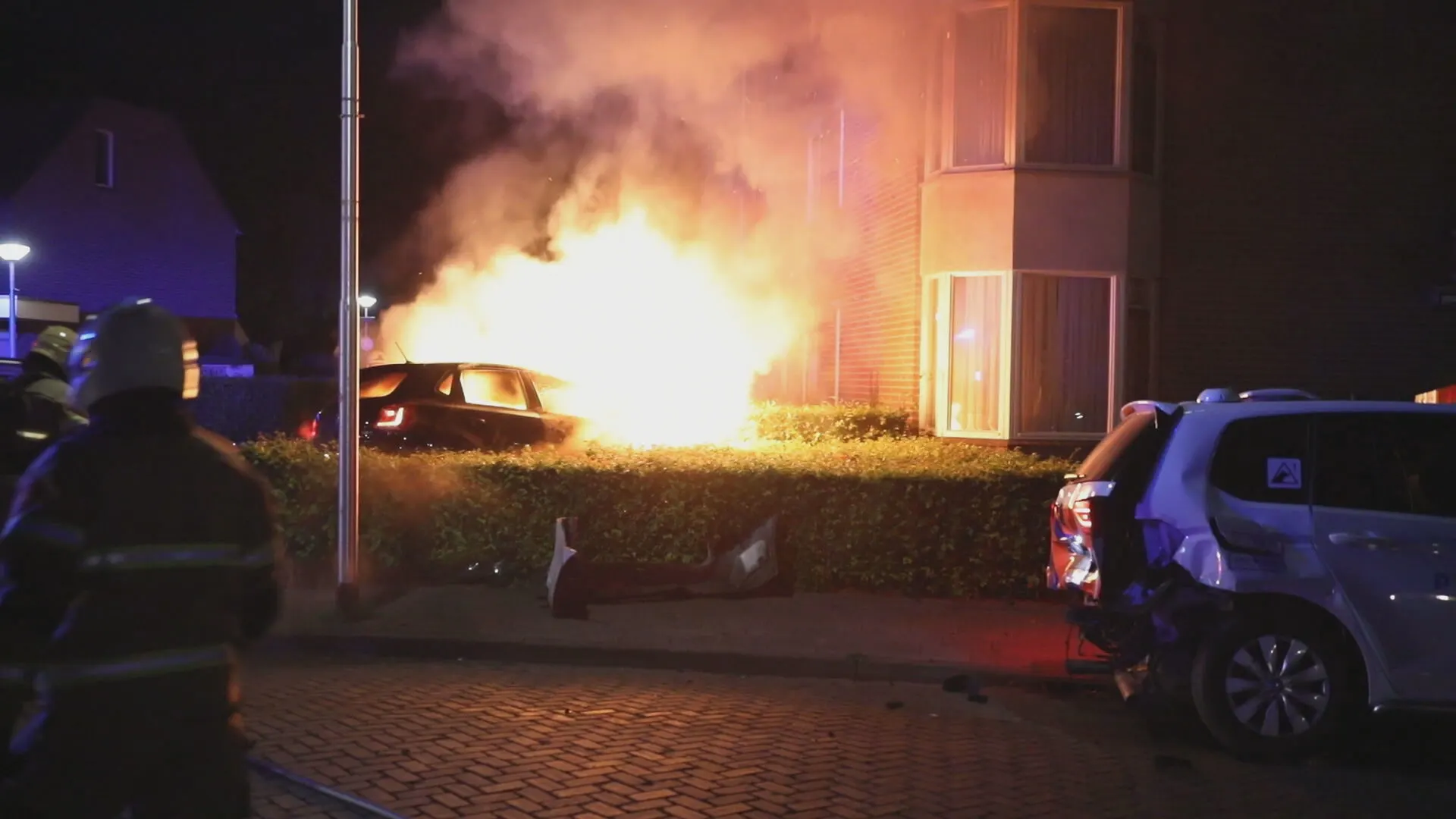 Lachgasverdachte knalt op politieauto in Oss