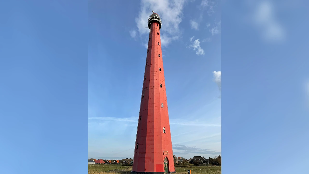 Vuurtoren Den Helder staat op omvallen, omgeving per direct afgesloten
