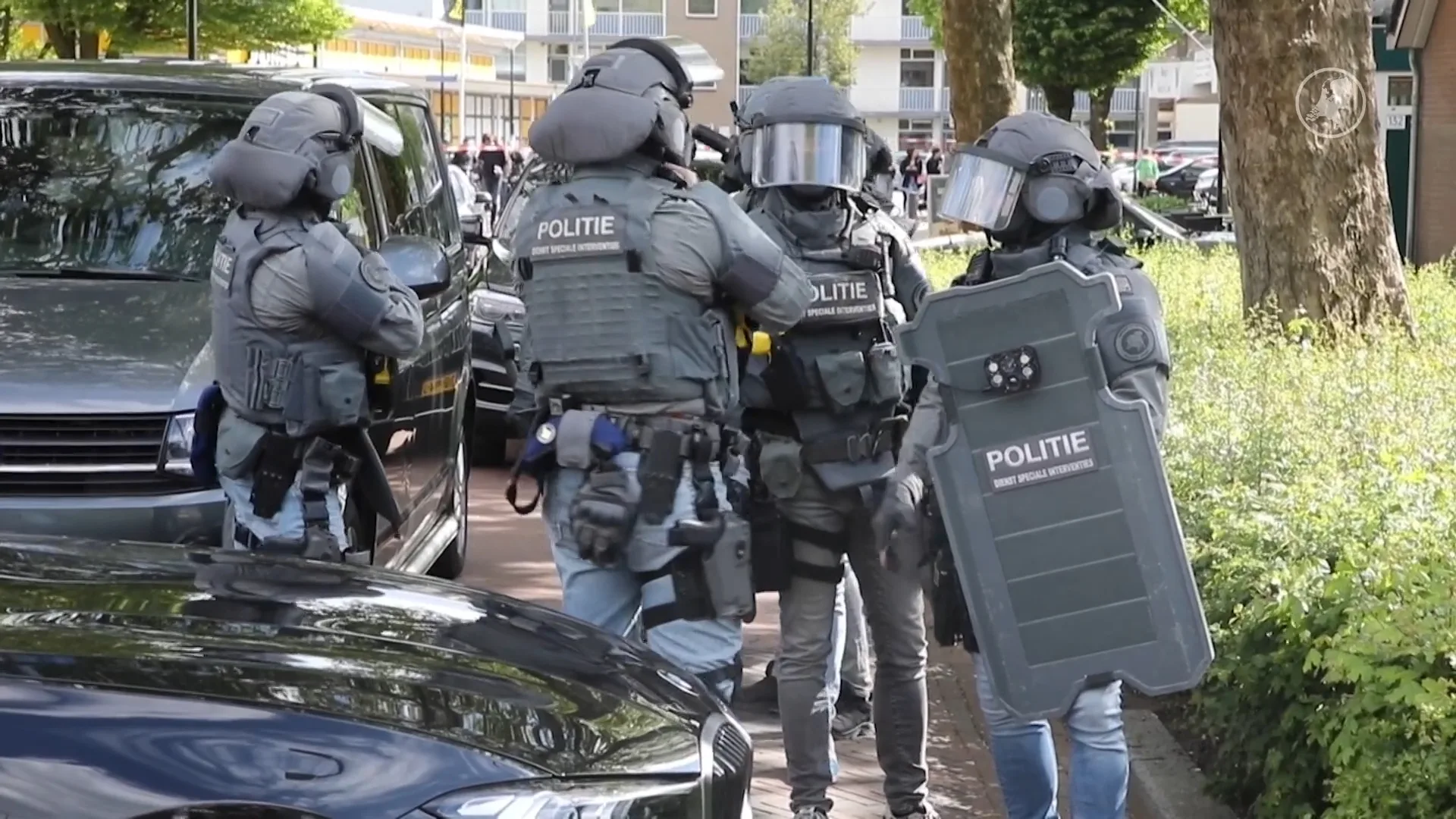 Arrestatieteam valt woning binnen in Apeldoorn