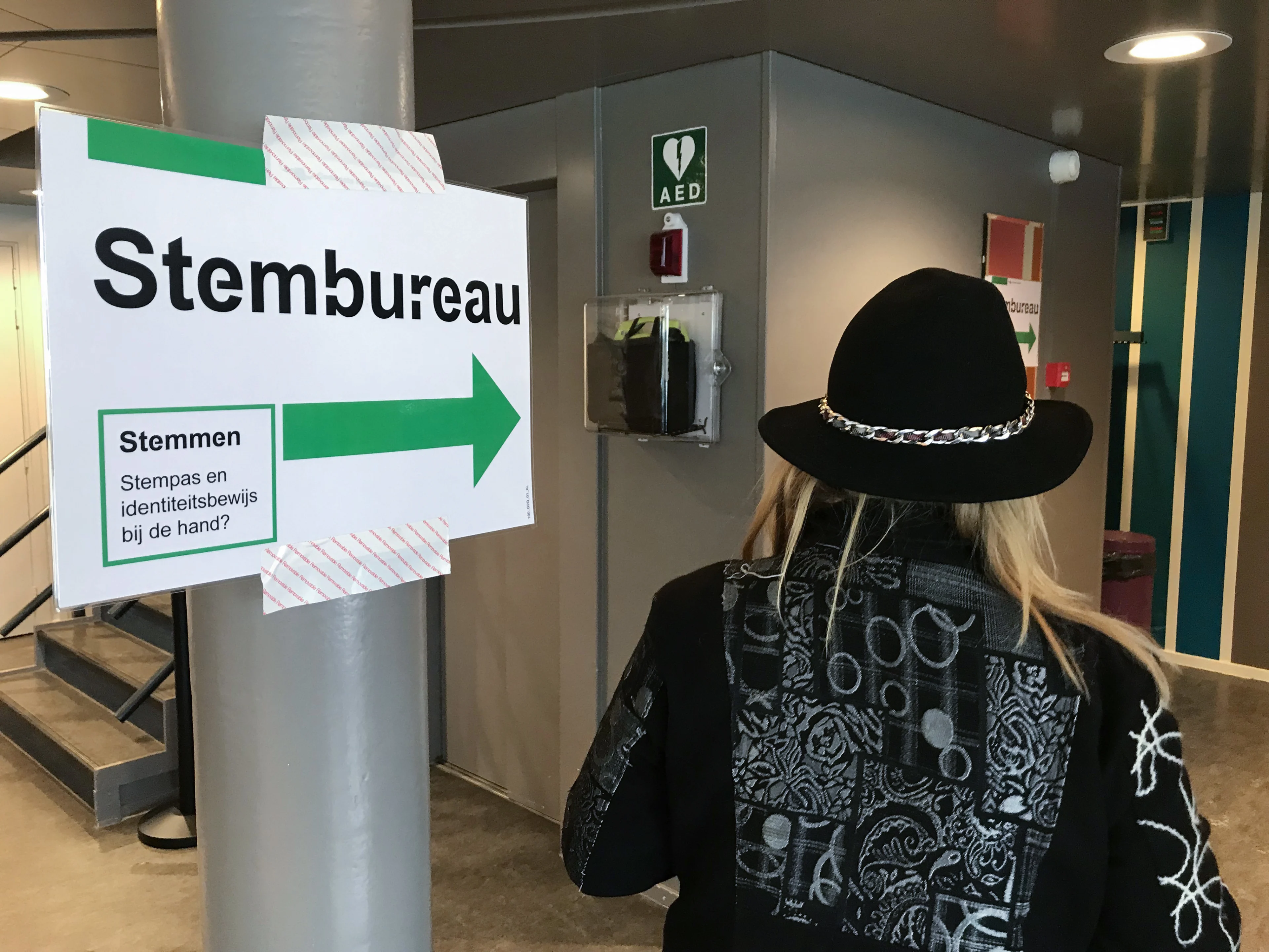 Medewerkster stembureau: 'Als je op Thierry of Geert stemt, verscheuren we je stembiljet'