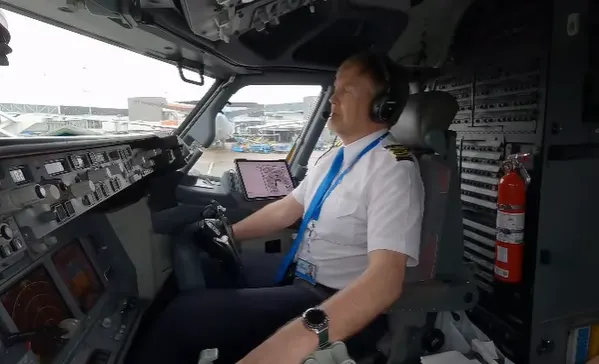 Koning Willem-Alexander maakt laatste vlucht als piloot in Boeing 737