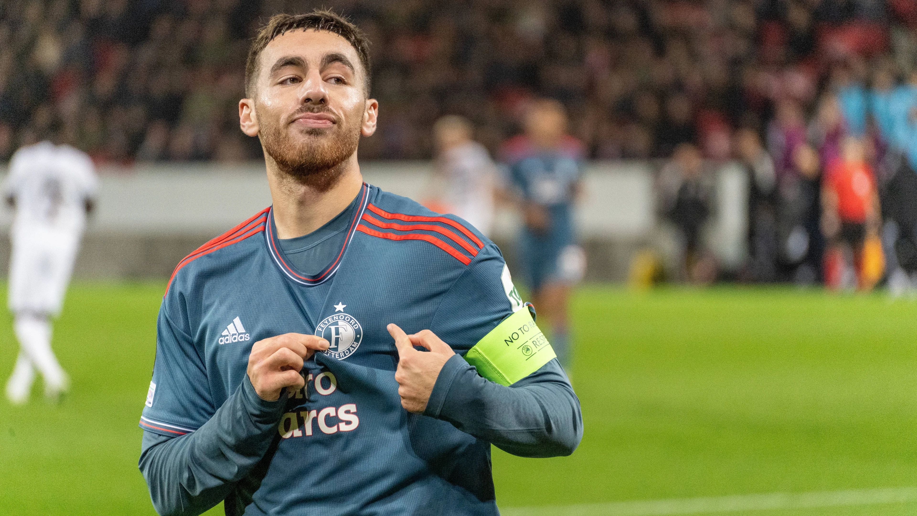 Feyenoorder Kökcü weigert regenboog-aanvoerdersband om religie