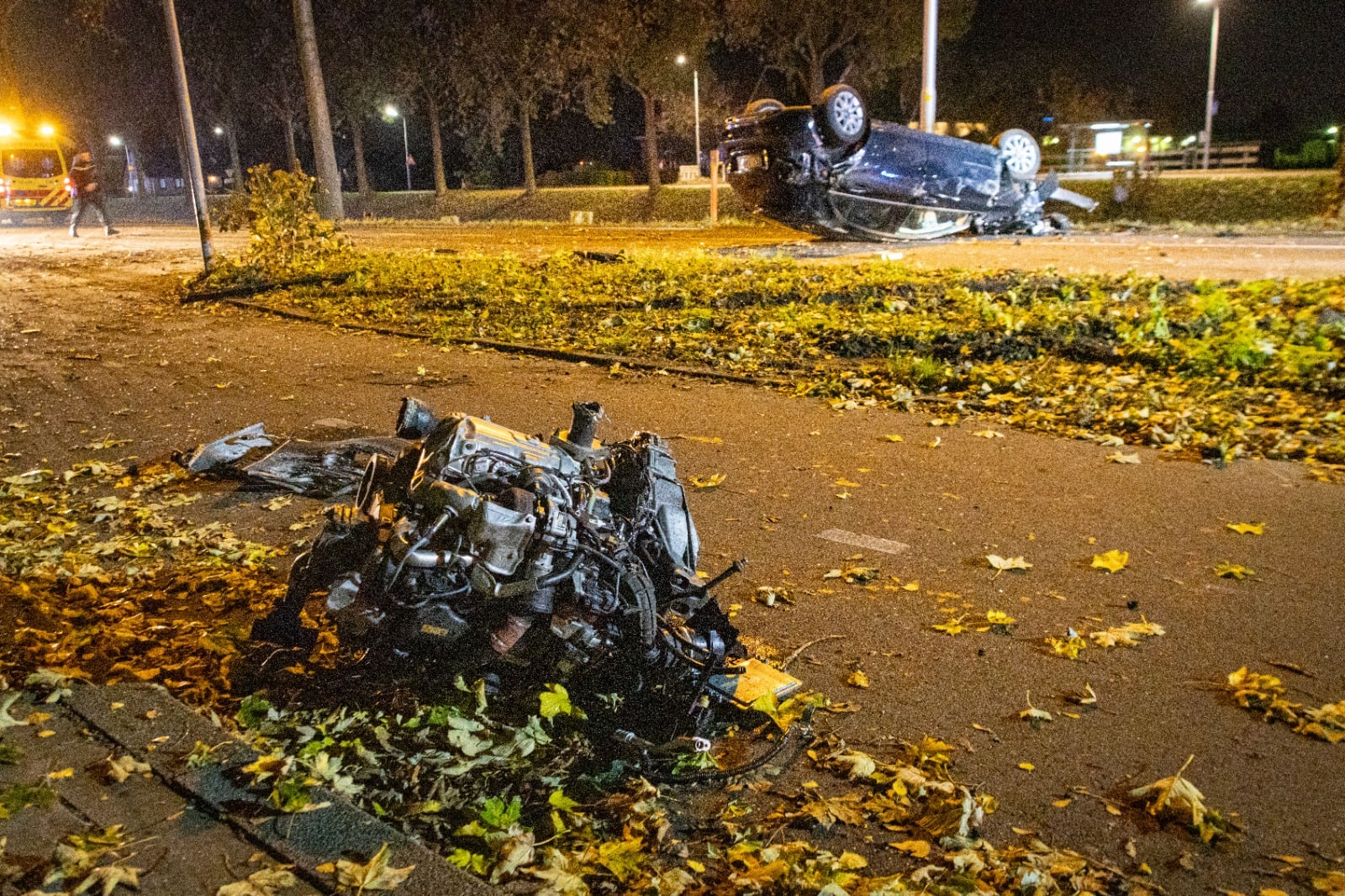 Zwaar ongeluk tussen auto's in Lijnden: motorblok vliegt tientallen meters door de lucht