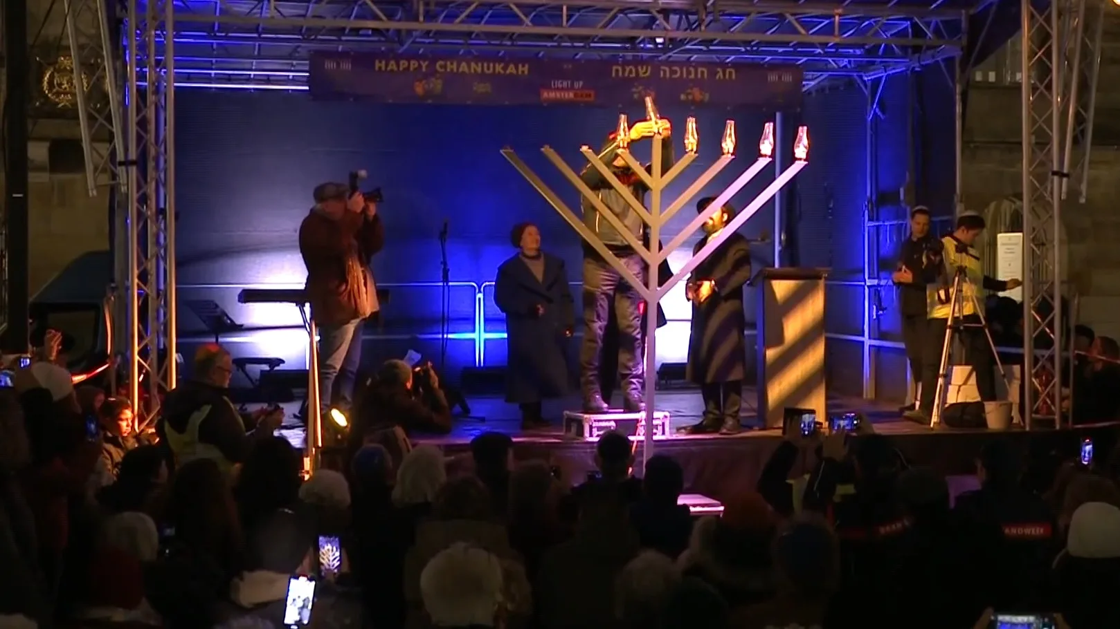 Nederlandse gemeenten extra alert na aanslag Joodse viering Sydney 