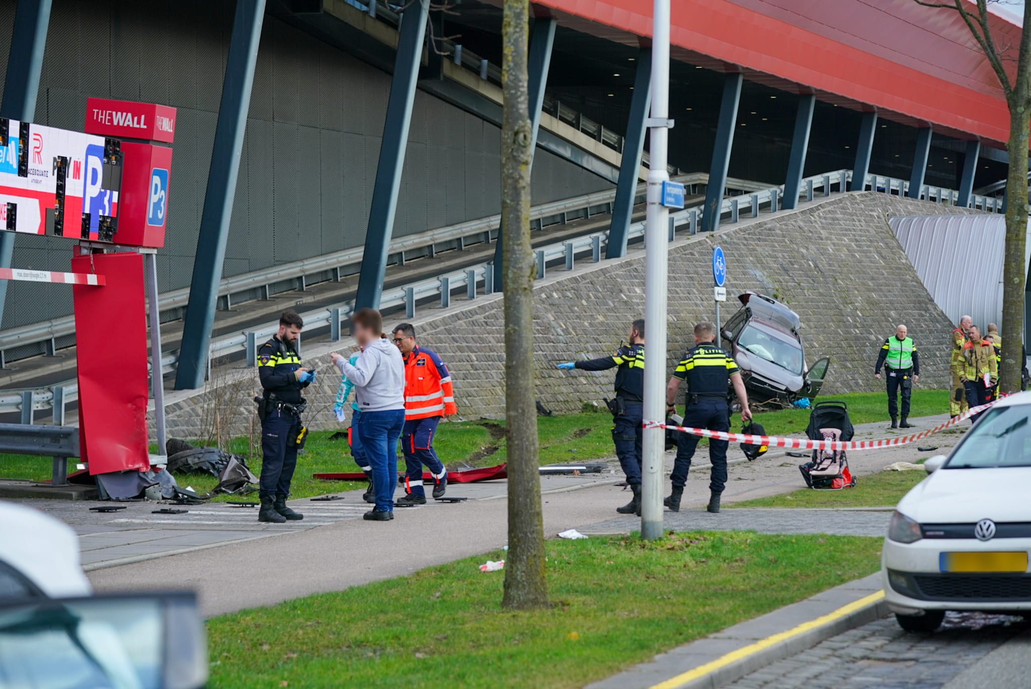 Jonge kinderen, man van 38 en ouder echtpaar (81 en 87) gewond bij ernstig ongeval Utrecht