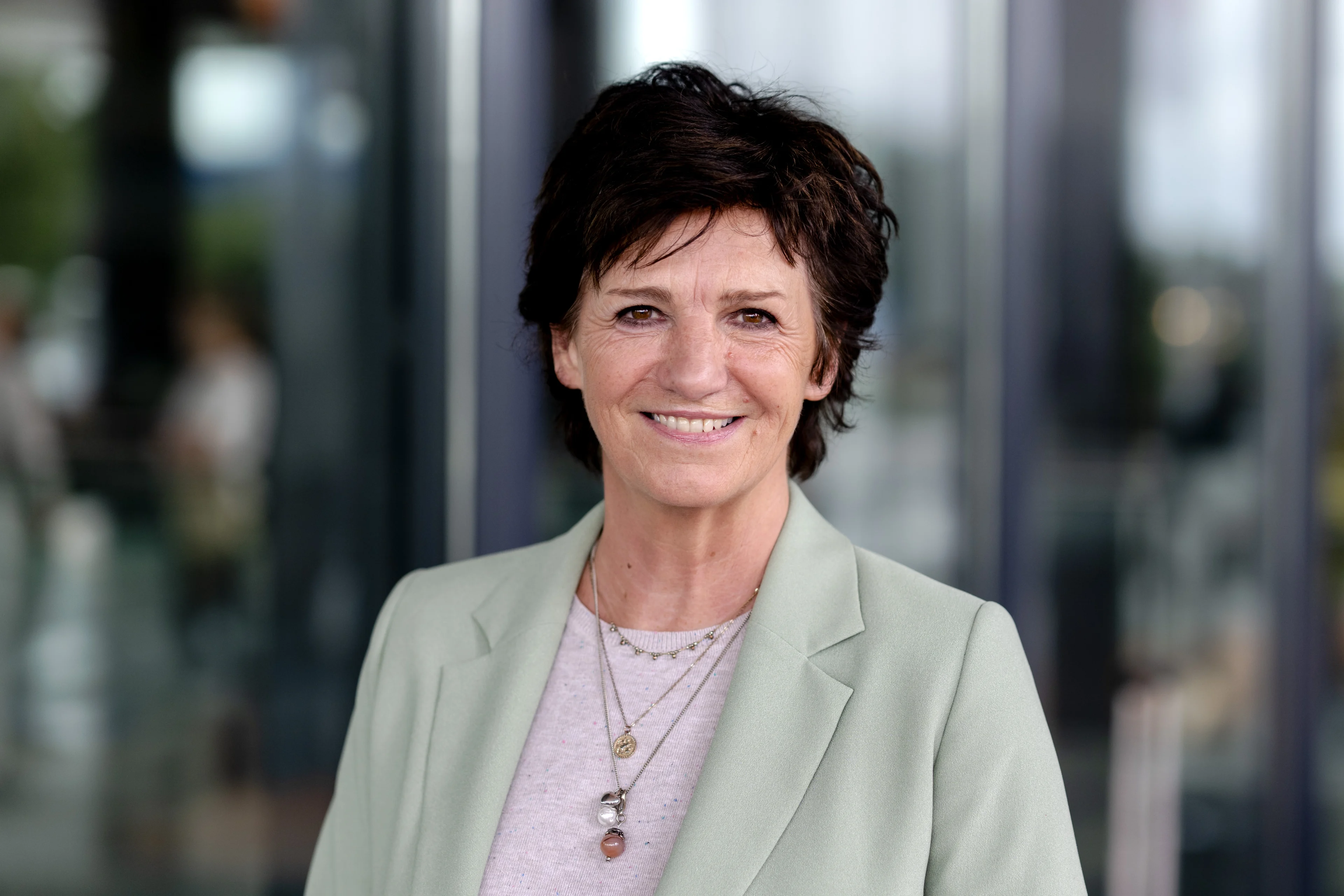 Einde van een tijdperk: Martine van Os stopt met programma We zijn er Bijna!