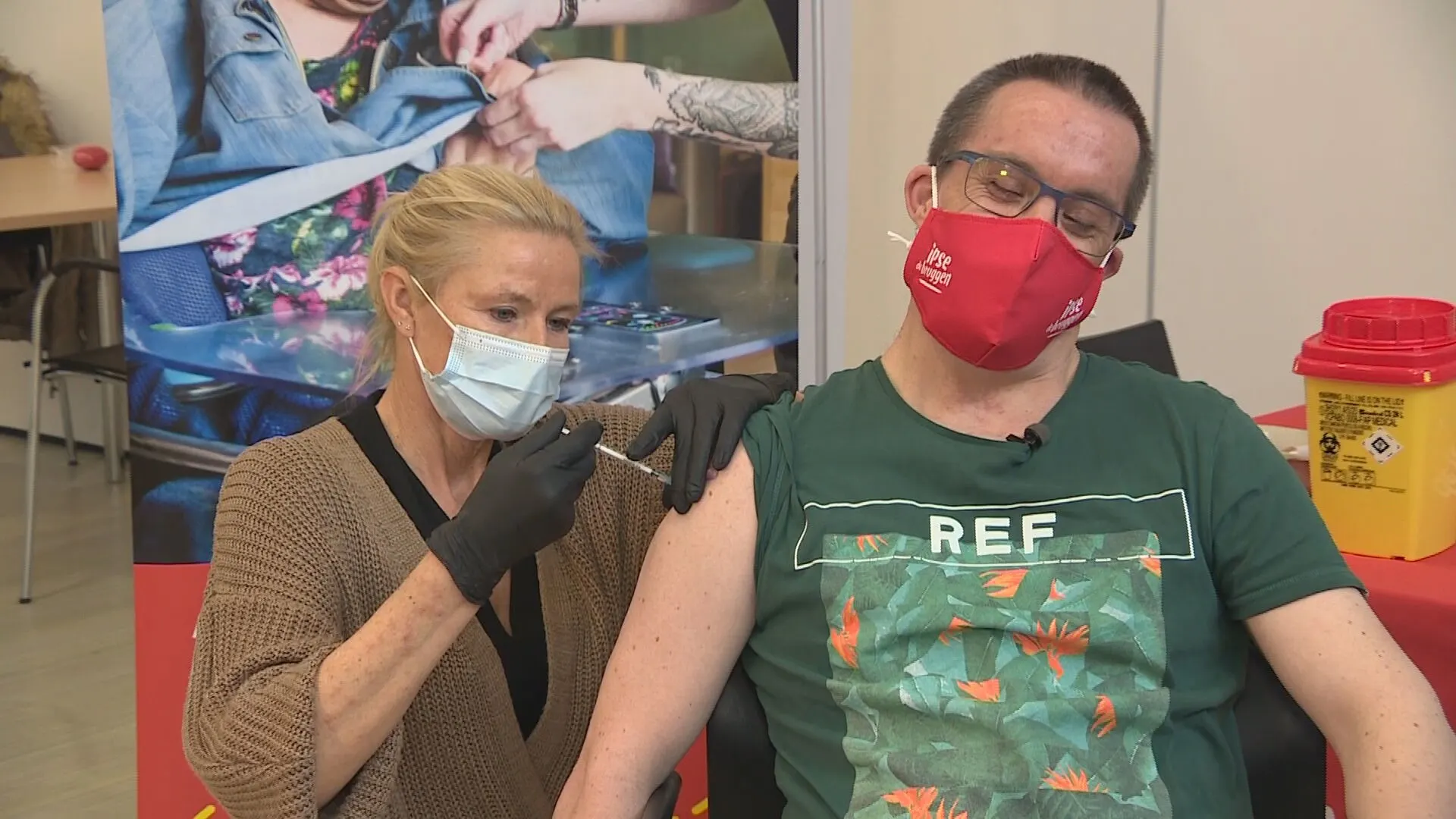 Mensen met beperking gevaccineerd: 'Eindelijk weer knuffelen'