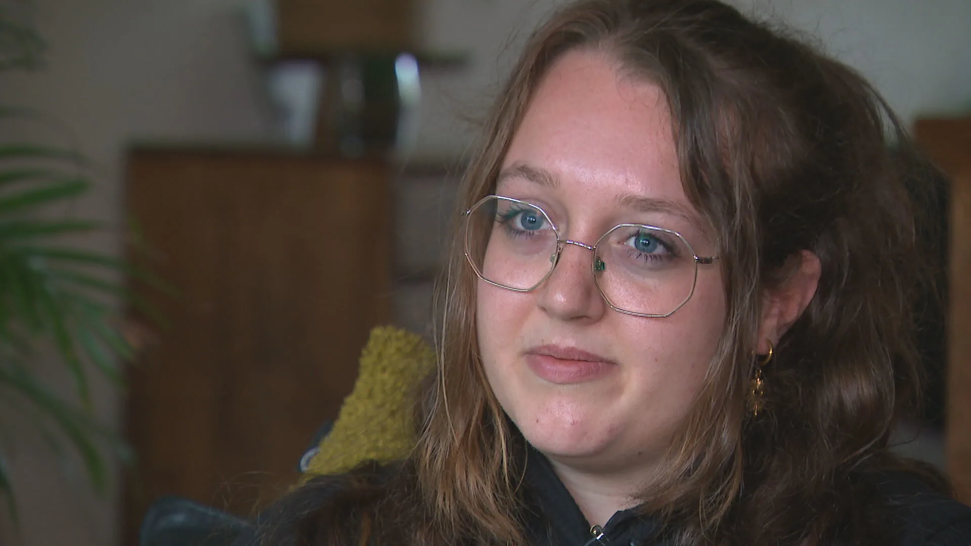 Zoë was 16 toen ze voor het eerst dacht aan zelfmoord, nu helpen zij en haar vader anderen