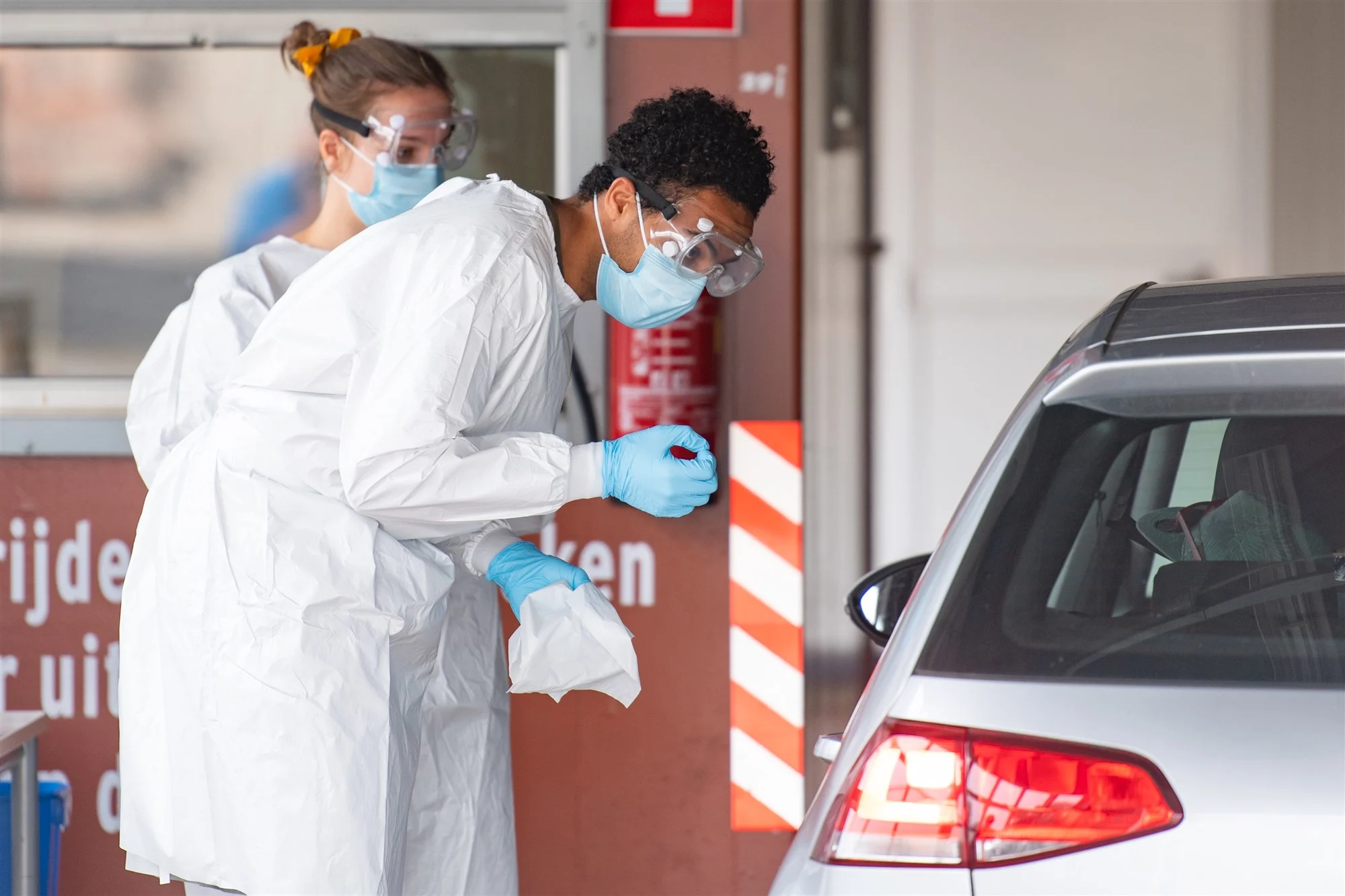 Aantal coronabesmettingen stijgt met 2777