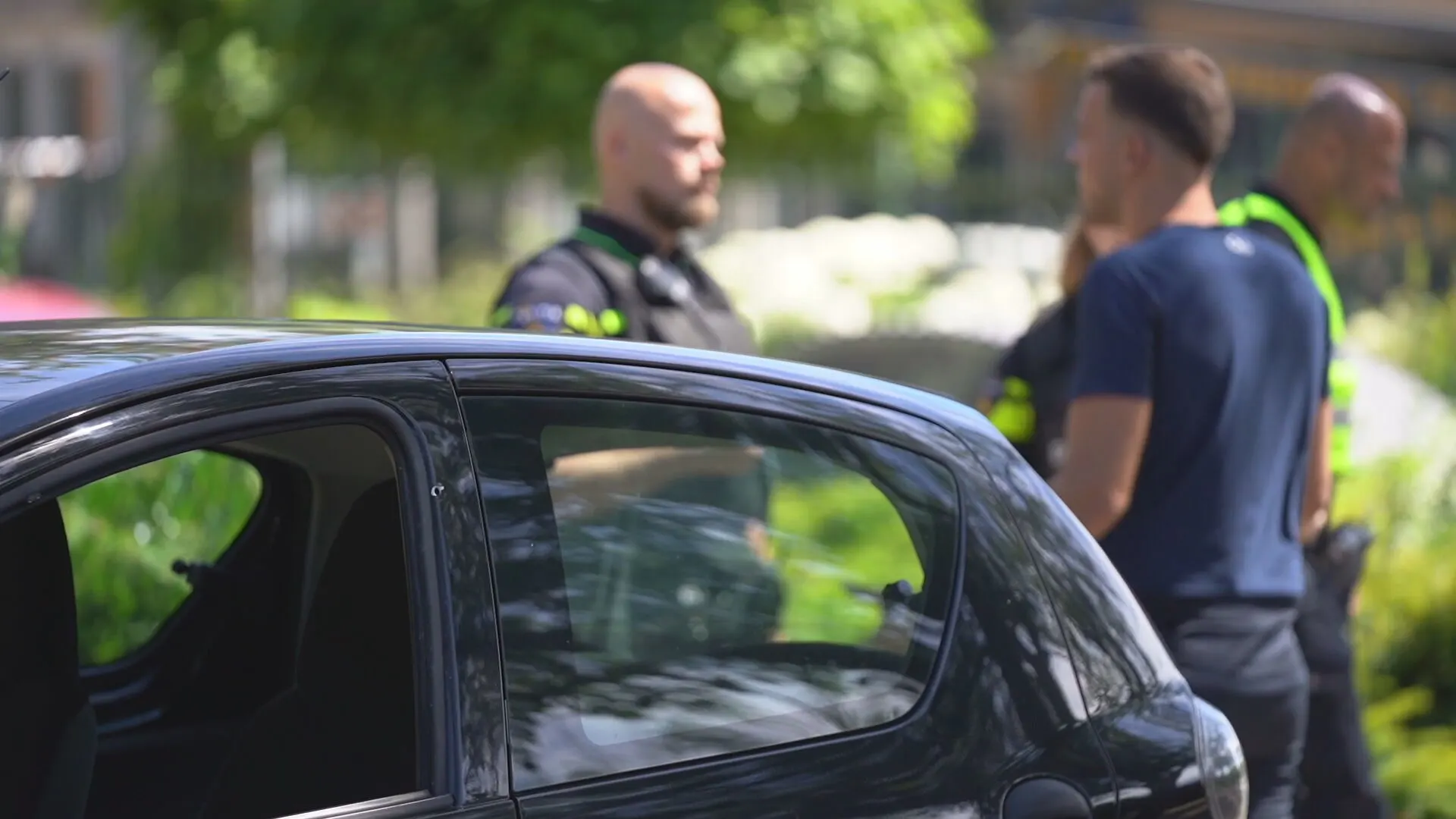 Mannen schieten op auto in Rotterdam na ruzie bij stoplicht