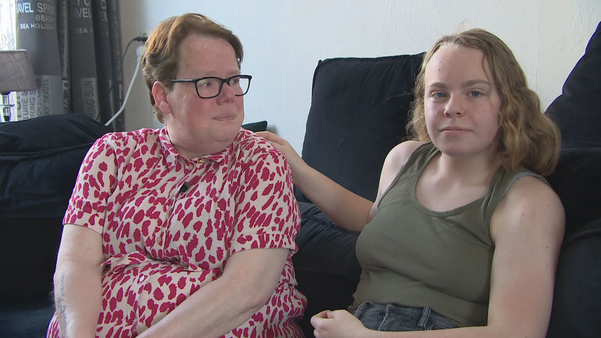 Astmatische Ramona (13) zit al jaar depressief thuis en ziet maar één uitweg: een Pfizer-prik