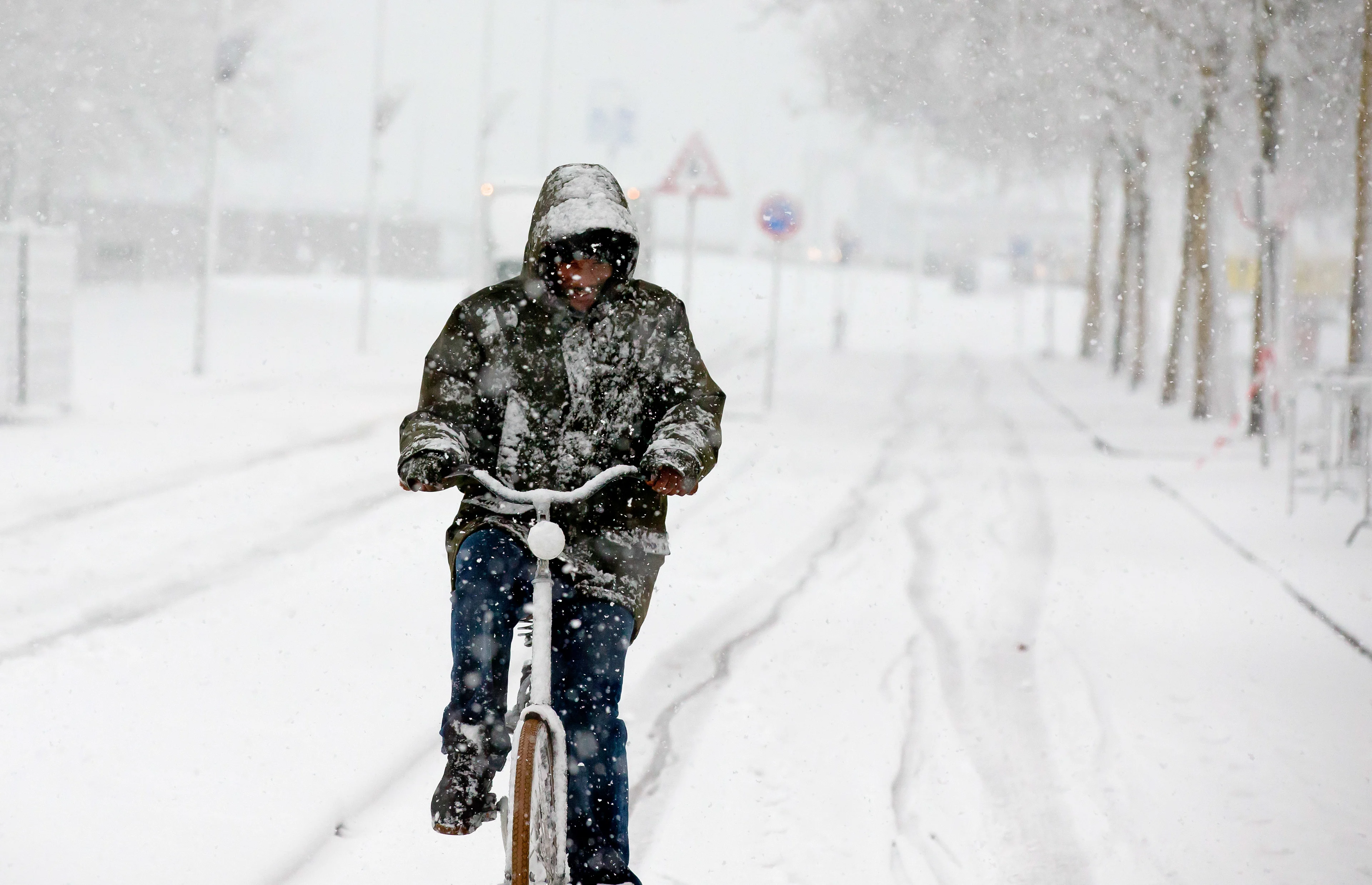 Blijf binnen dit weekend: heuse sneeuwstorm legt het land volledig plat
