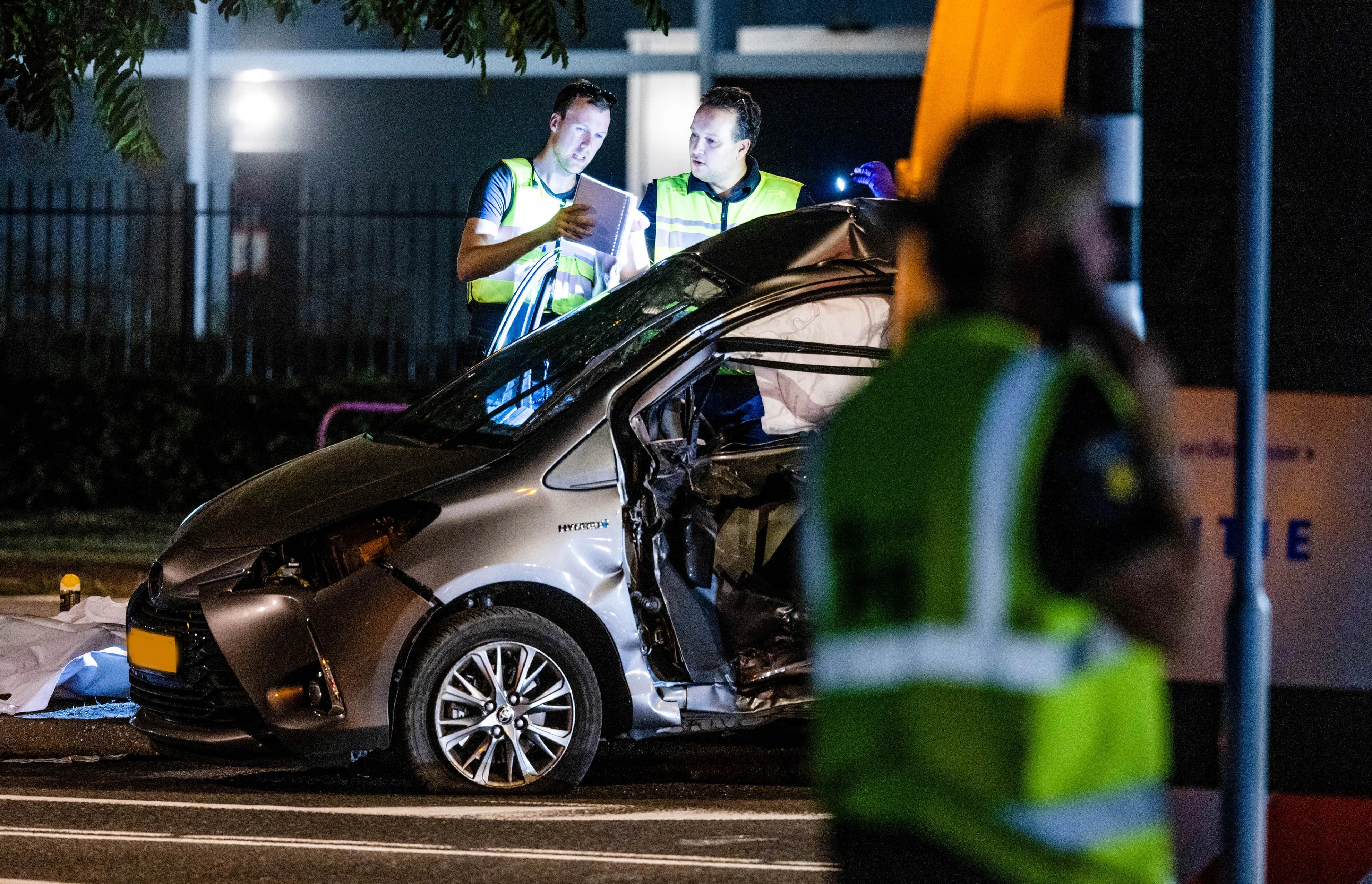 Erehaag voor slachtoffers verkeersongeval Oud Gastel