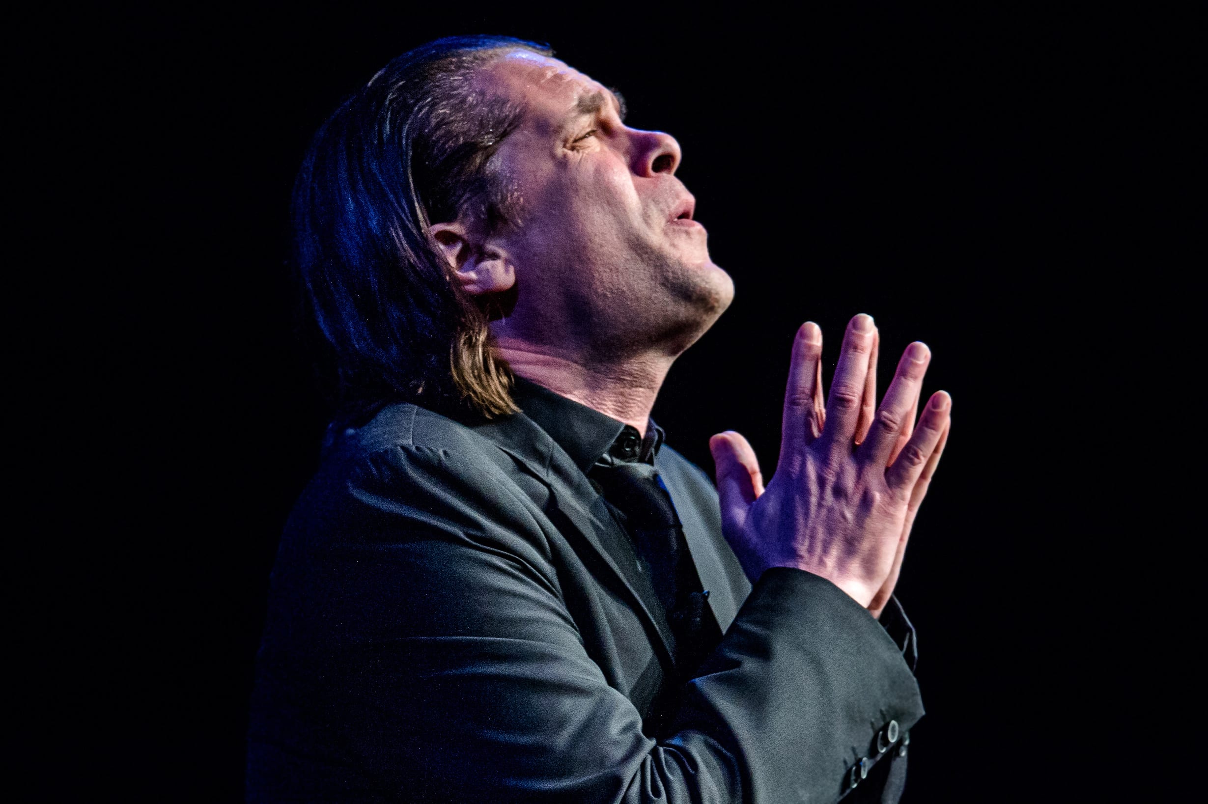 Hans Teeuwen schrapt optreden in Gent na weigering Israëlische dirigent