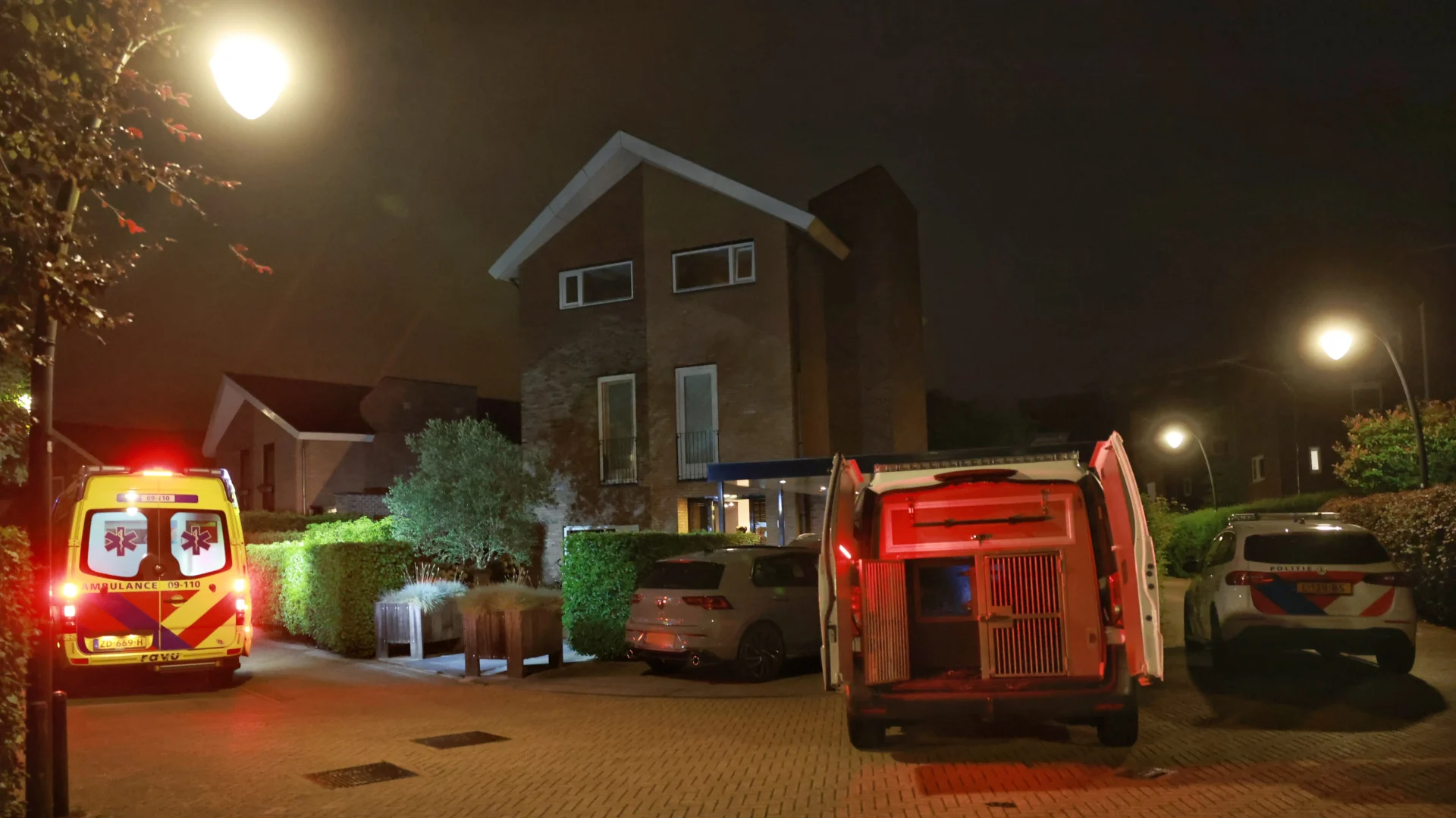 Bewoners gewond bij woningoverval in Amersfoort, klopjacht op daders